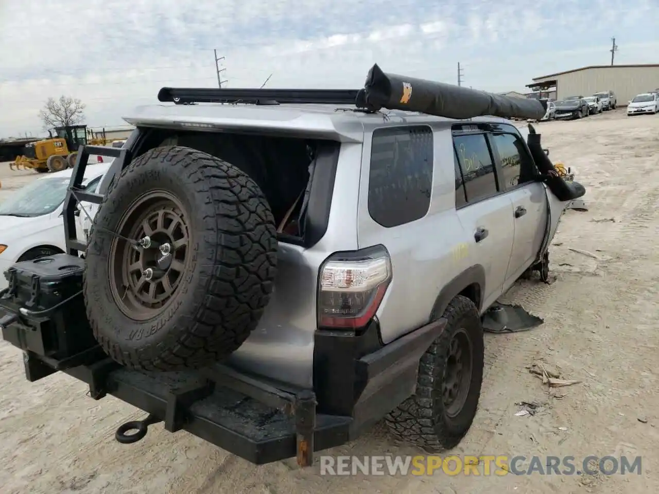 4 Фотография поврежденного автомобиля JTEBU5JR5K5674251 TOYOTA 4RUNNER 2019