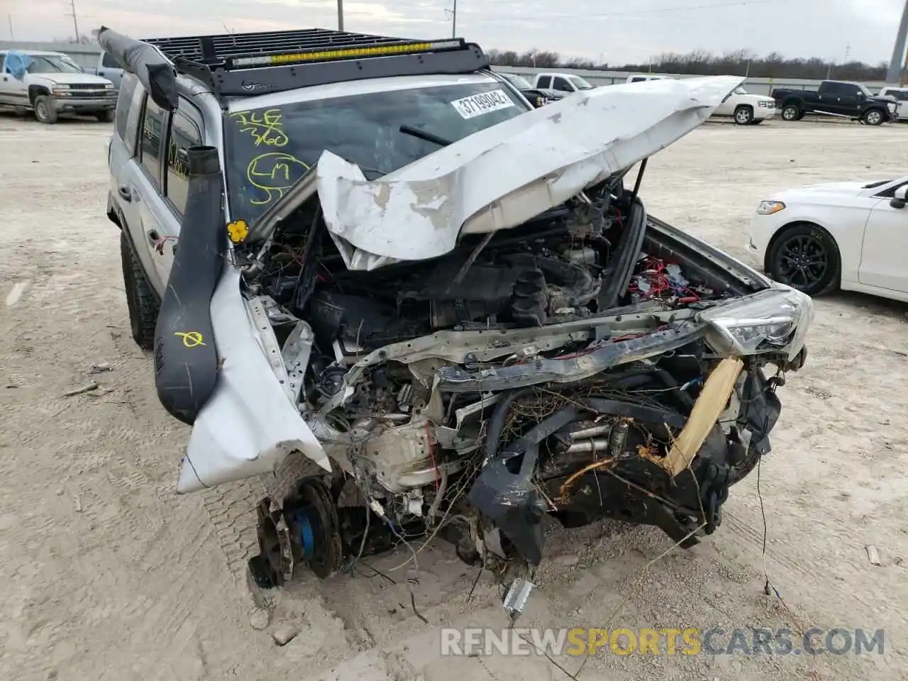 9 Photograph of a damaged car JTEBU5JR5K5674251 TOYOTA 4RUNNER 2019