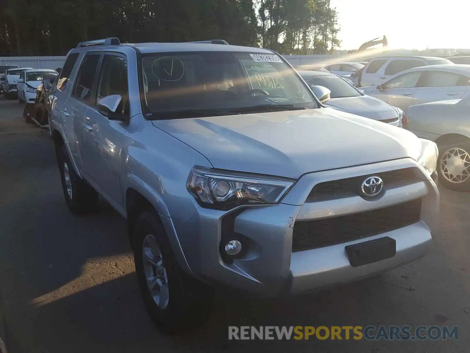 1 Фотография поврежденного автомобиля JTEBU5JR5K5674945 TOYOTA 4RUNNER 2019