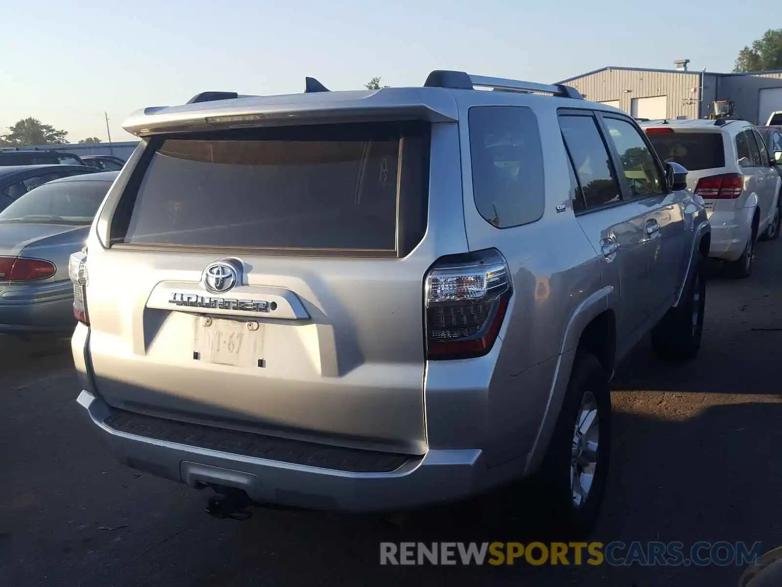 4 Фотография поврежденного автомобиля JTEBU5JR5K5674945 TOYOTA 4RUNNER 2019