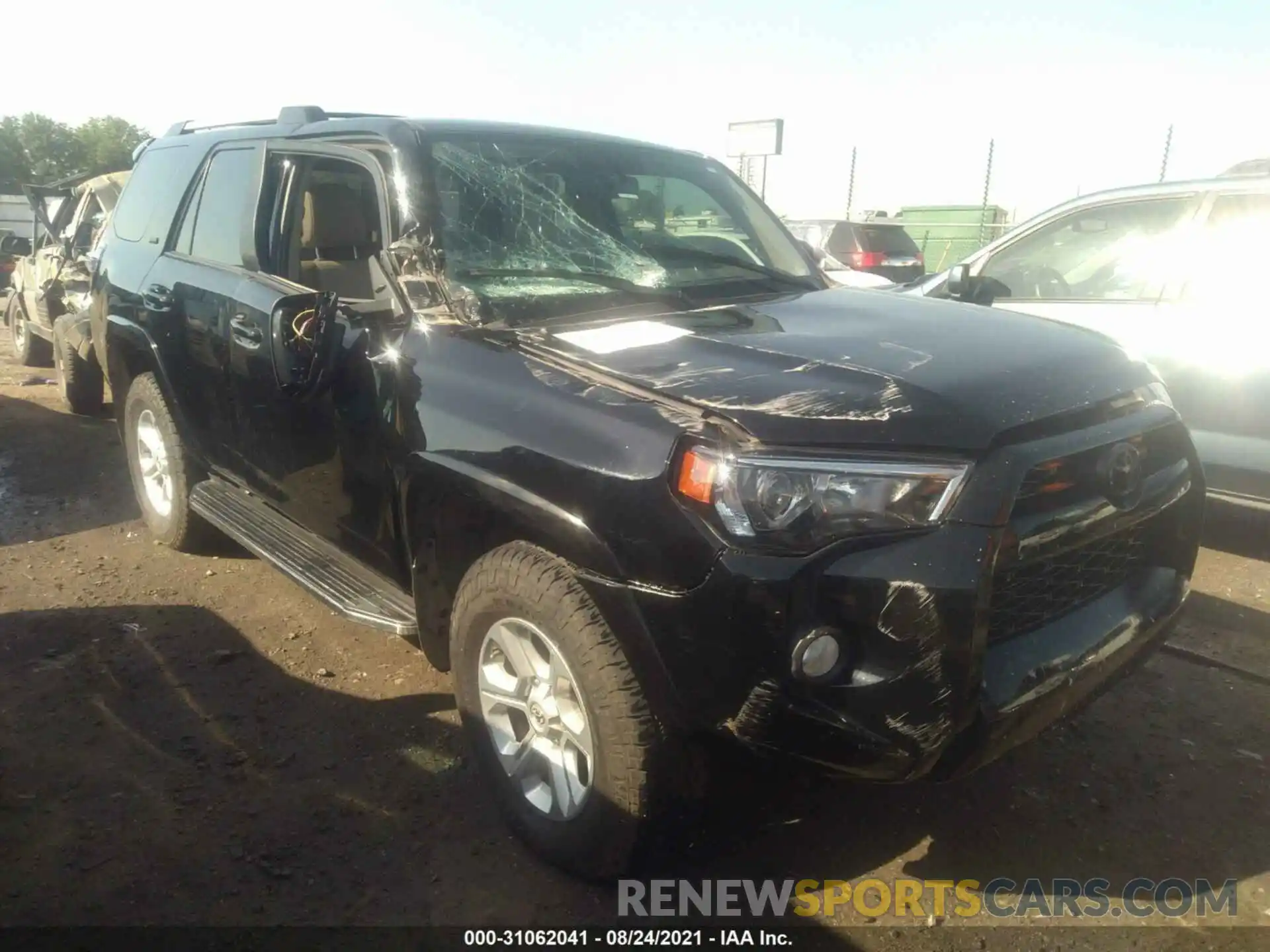 1 Фотография поврежденного автомобиля JTEBU5JR5K5682642 TOYOTA 4RUNNER 2019