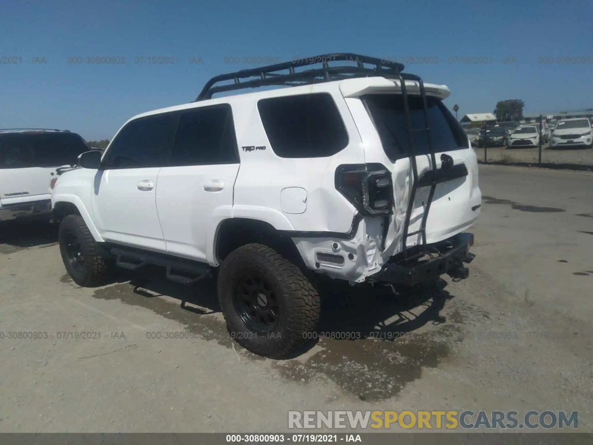 3 Фотография поврежденного автомобиля JTEBU5JR5K5688084 TOYOTA 4RUNNER 2019