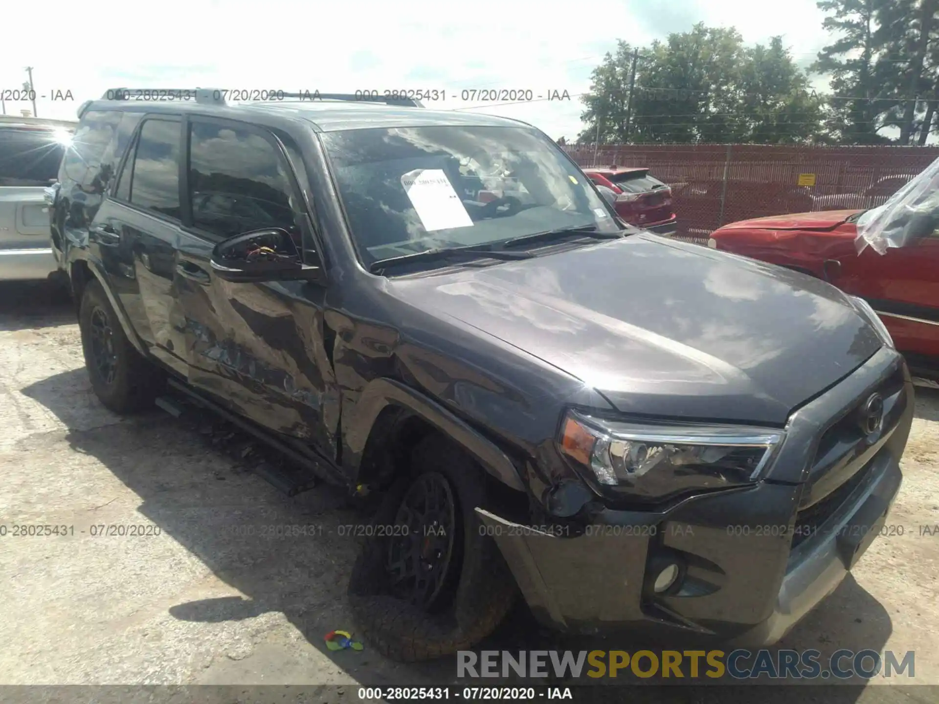 1 Photograph of a damaged car JTEBU5JR5K5694290 TOYOTA 4RUNNER 2019