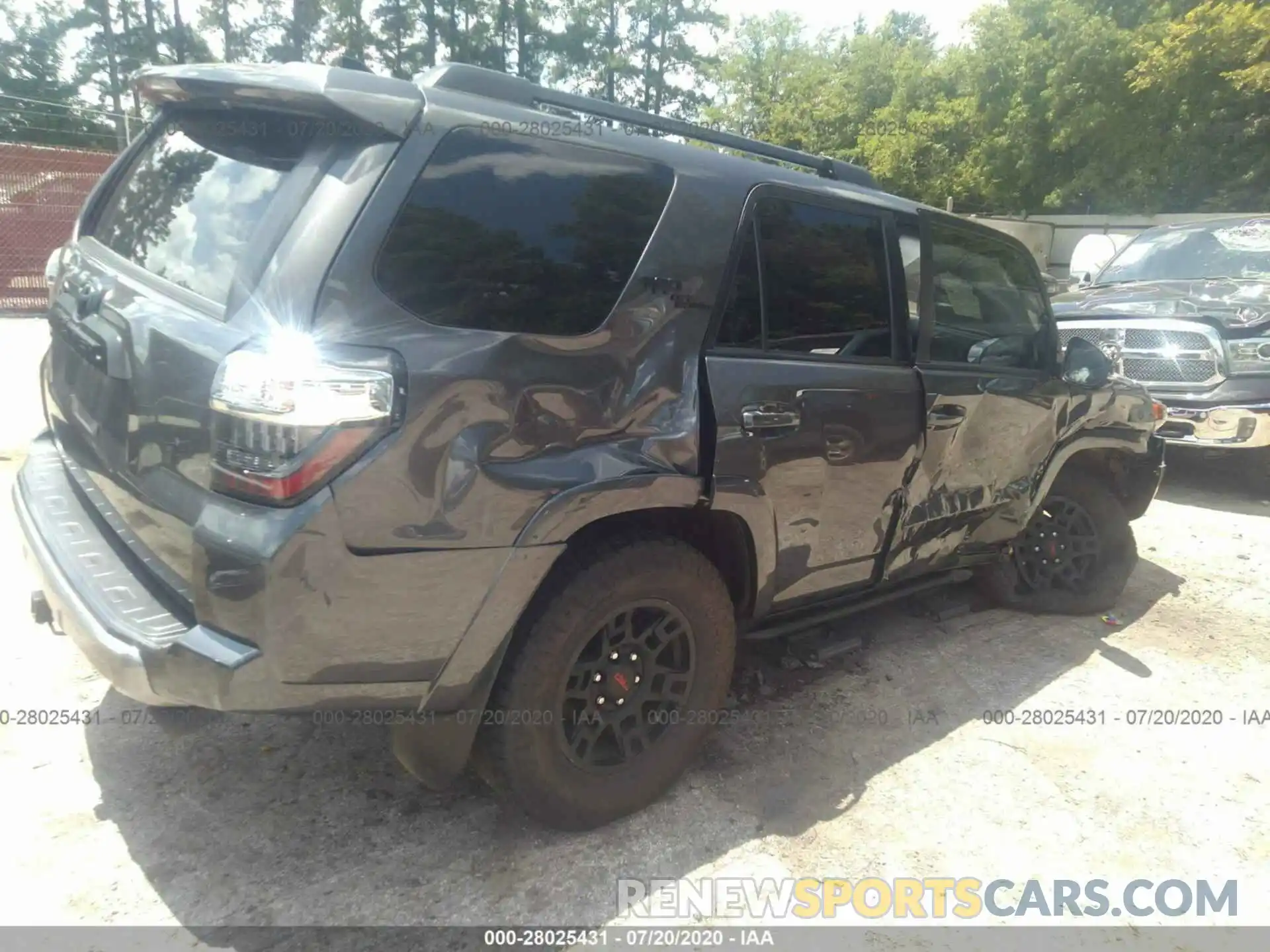 4 Photograph of a damaged car JTEBU5JR5K5694290 TOYOTA 4RUNNER 2019