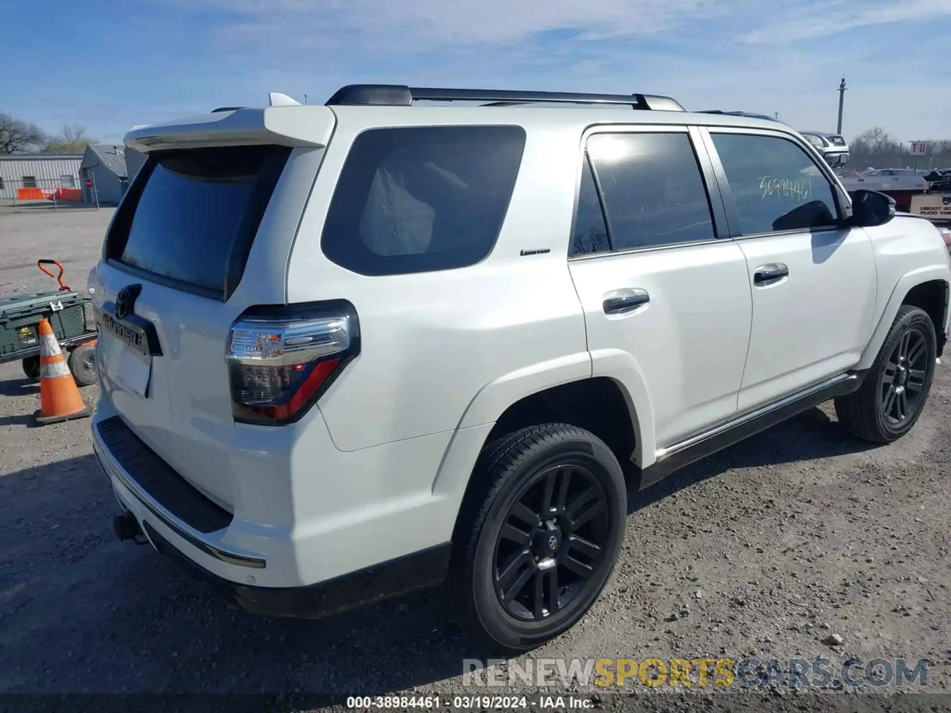 4 Фотография поврежденного автомобиля JTEBU5JR5K5694306 TOYOTA 4RUNNER 2019