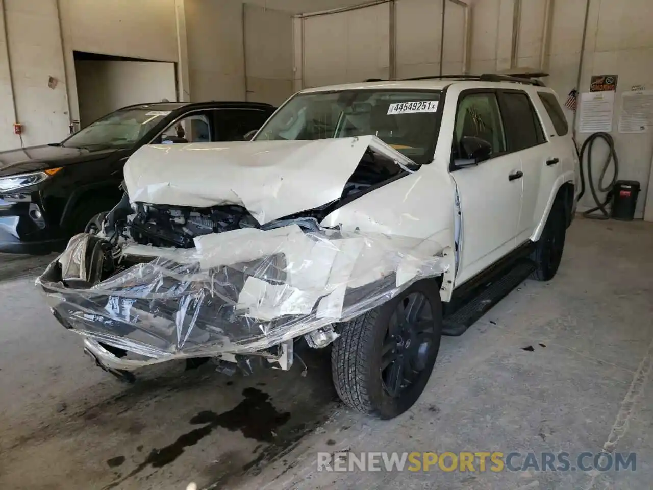 2 Photograph of a damaged car JTEBU5JR5K5698260 TOYOTA 4RUNNER 2019