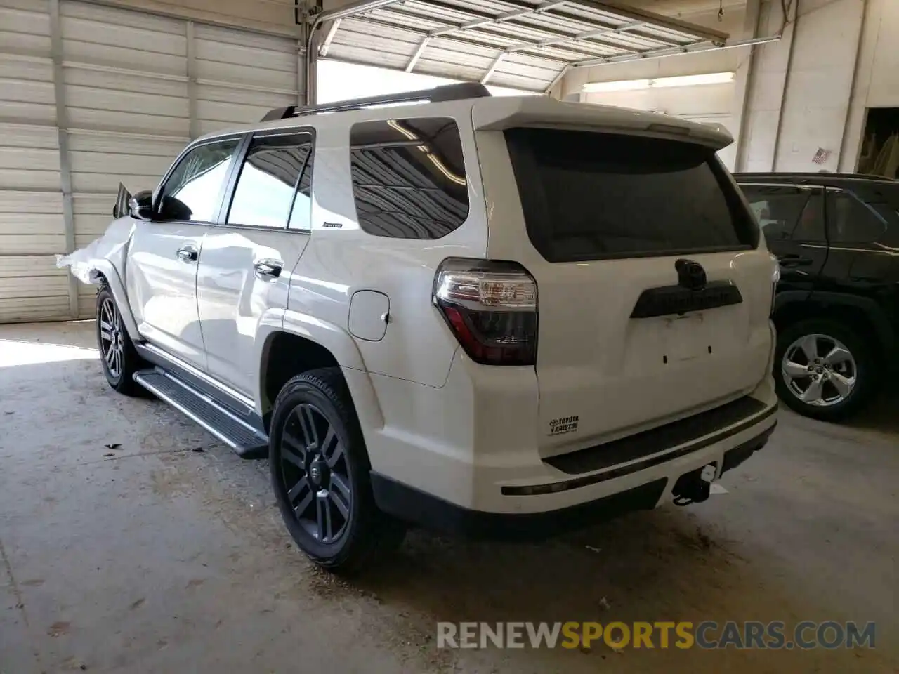 3 Фотография поврежденного автомобиля JTEBU5JR5K5698260 TOYOTA 4RUNNER 2019