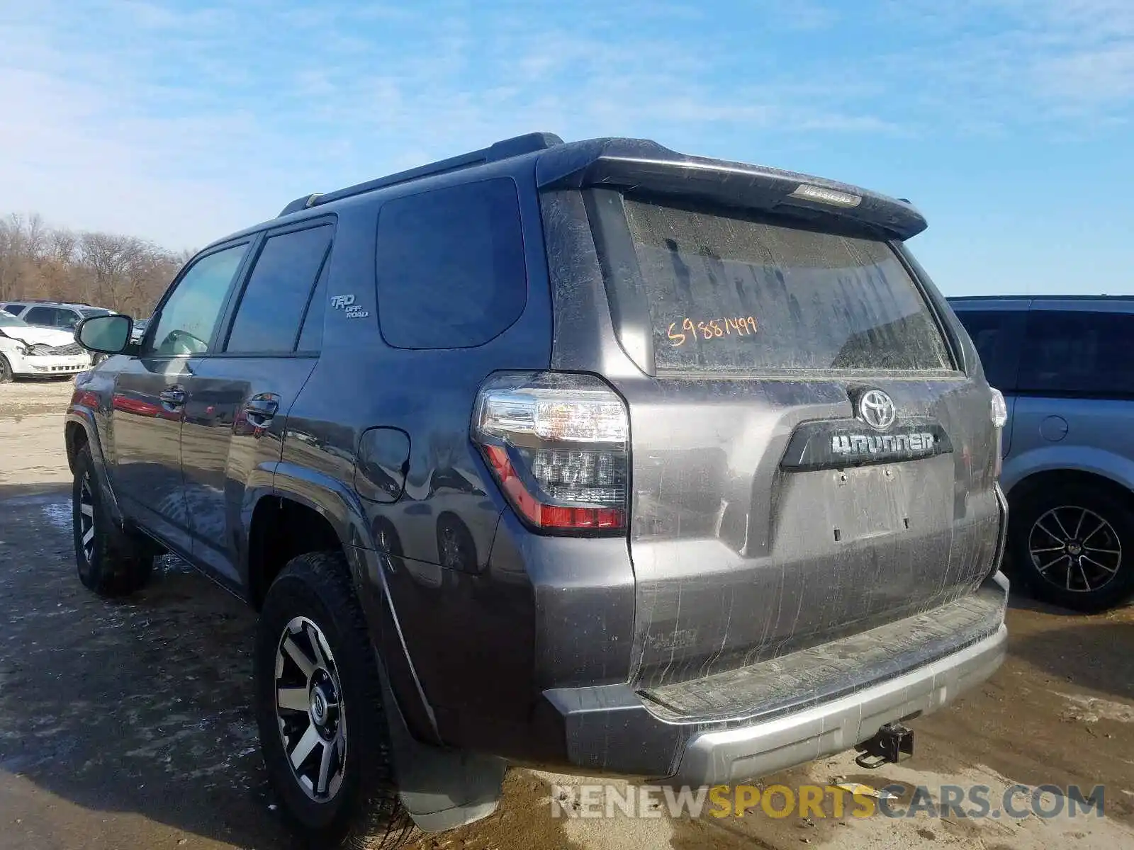 3 Фотография поврежденного автомобиля JTEBU5JR5K5698906 TOYOTA 4RUNNER 2019