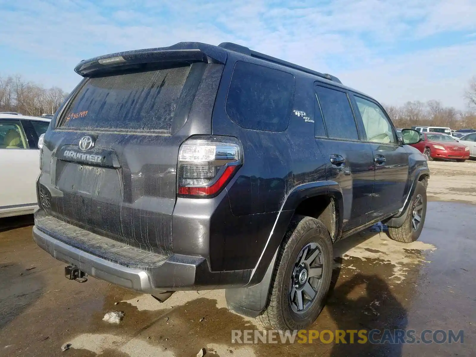 4 Фотография поврежденного автомобиля JTEBU5JR5K5698906 TOYOTA 4RUNNER 2019