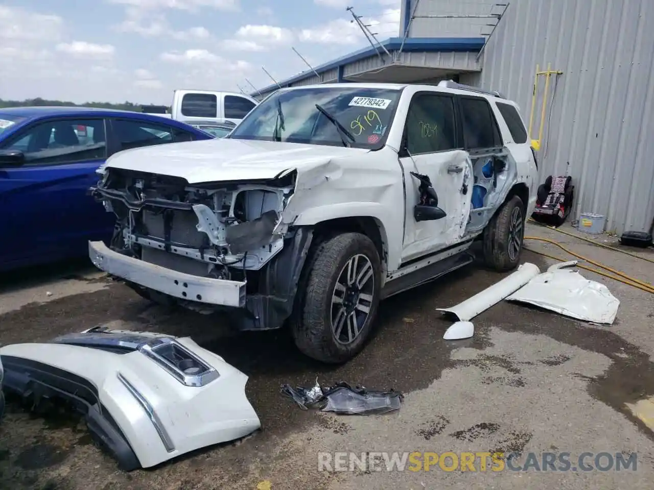 2 Фотография поврежденного автомобиля JTEBU5JR5K5701738 TOYOTA 4RUNNER 2019