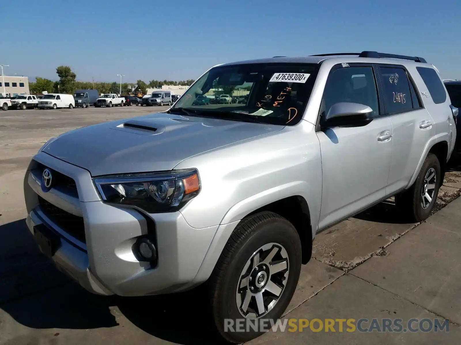 2 Photograph of a damaged car JTEBU5JR5K5703599 TOYOTA 4RUNNER 2019