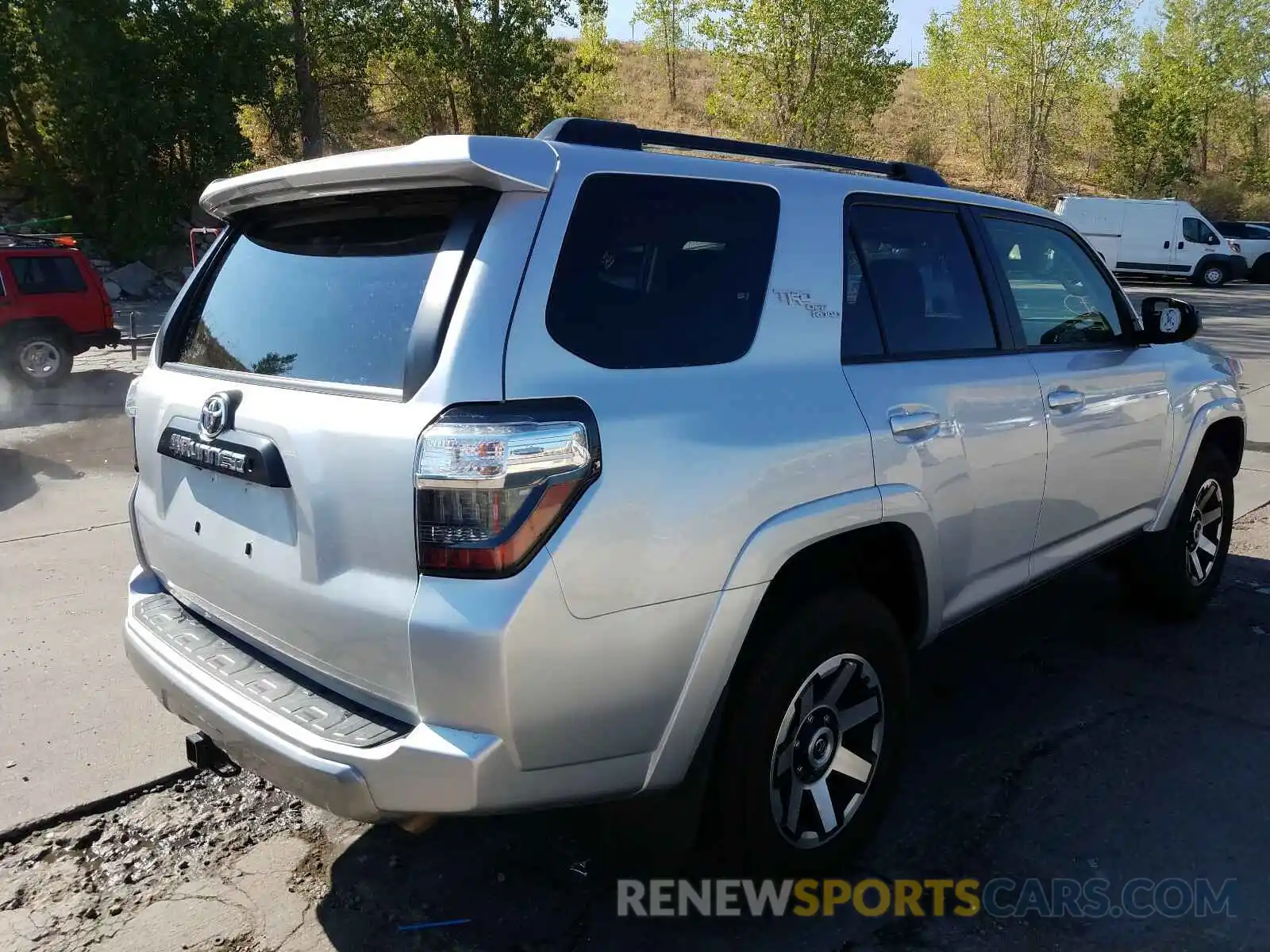 4 Фотография поврежденного автомобиля JTEBU5JR5K5703599 TOYOTA 4RUNNER 2019