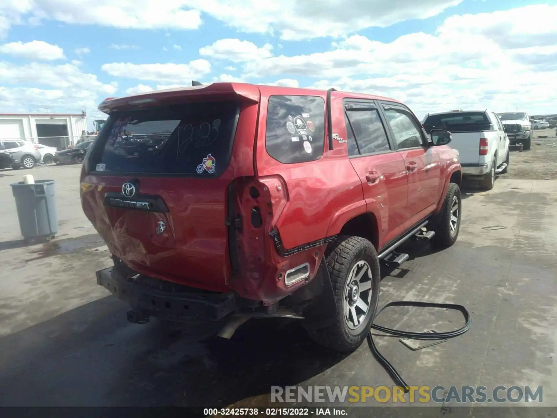 4 Фотография поврежденного автомобиля JTEBU5JR5K5704722 TOYOTA 4RUNNER 2019