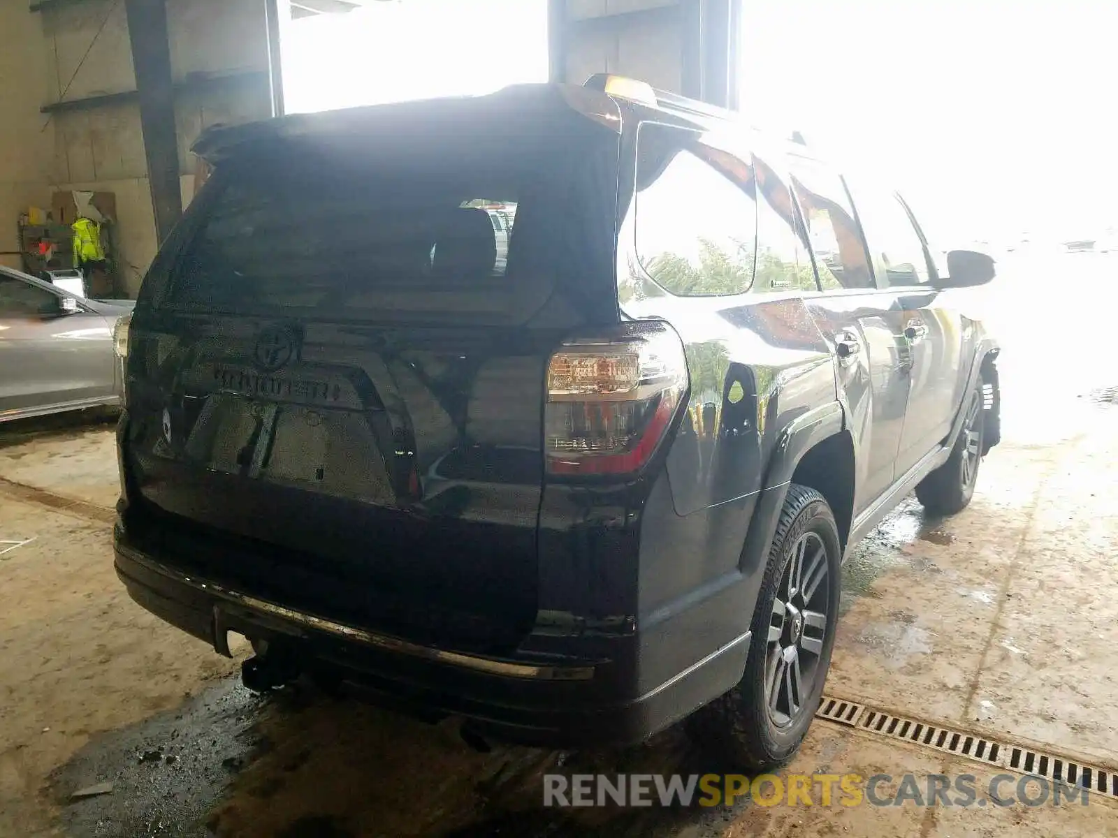 4 Photograph of a damaged car JTEBU5JR5K5704820 TOYOTA 4RUNNER 2019