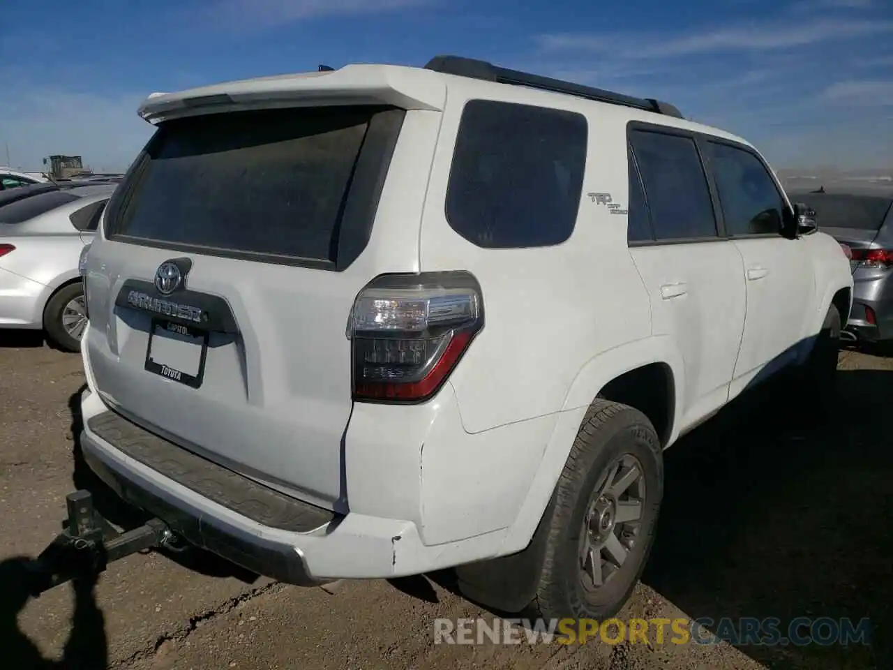 4 Photograph of a damaged car JTEBU5JR5K5707913 TOYOTA 4RUNNER 2019