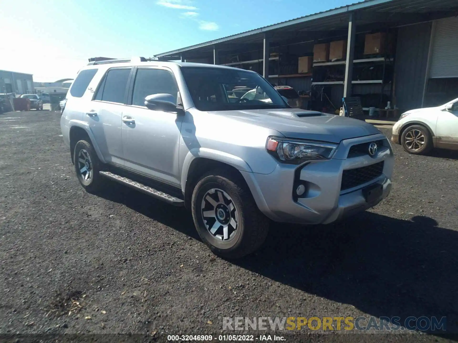 1 Фотография поврежденного автомобиля JTEBU5JR5K5710214 TOYOTA 4RUNNER 2019