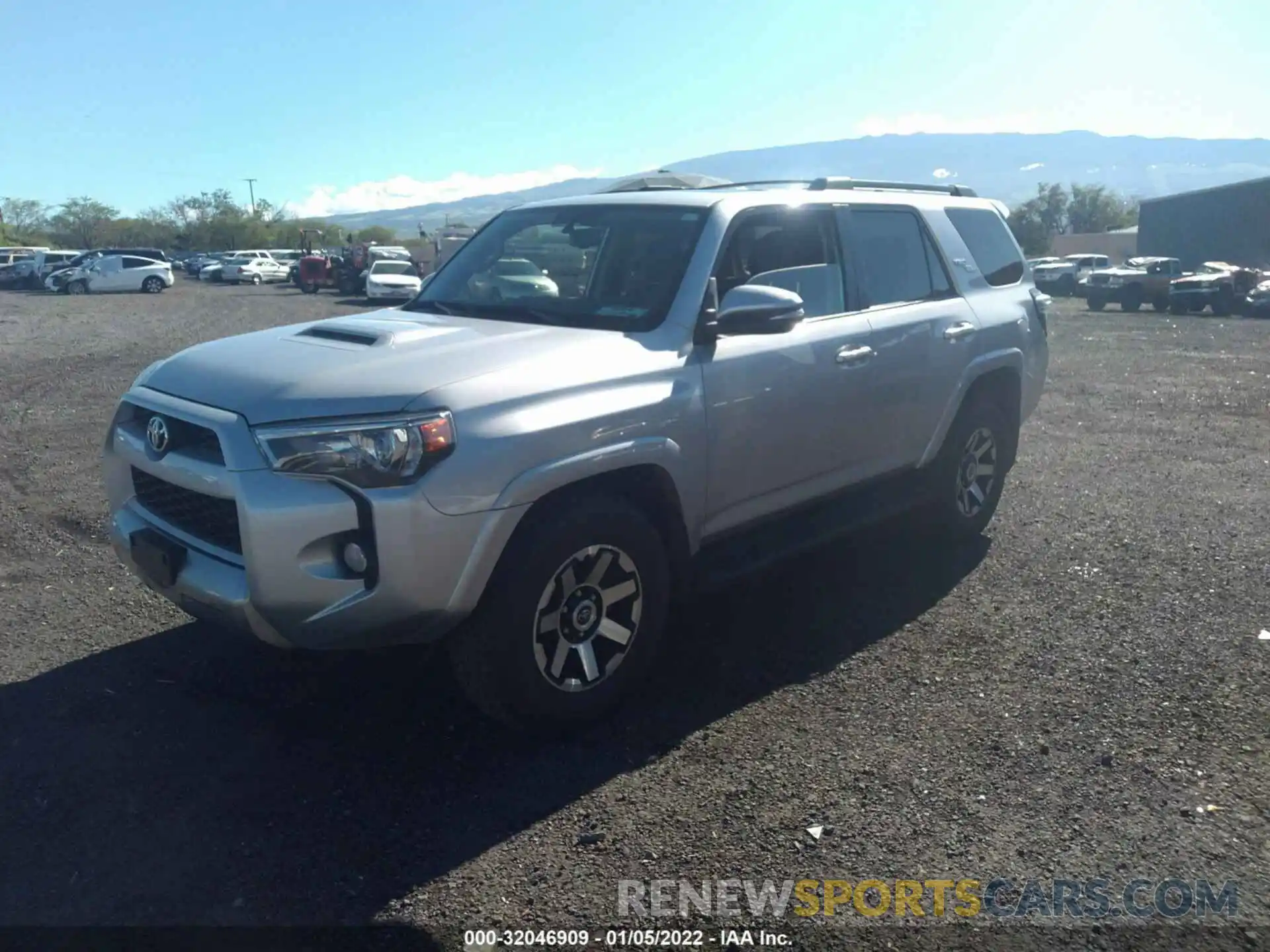 2 Фотография поврежденного автомобиля JTEBU5JR5K5710214 TOYOTA 4RUNNER 2019