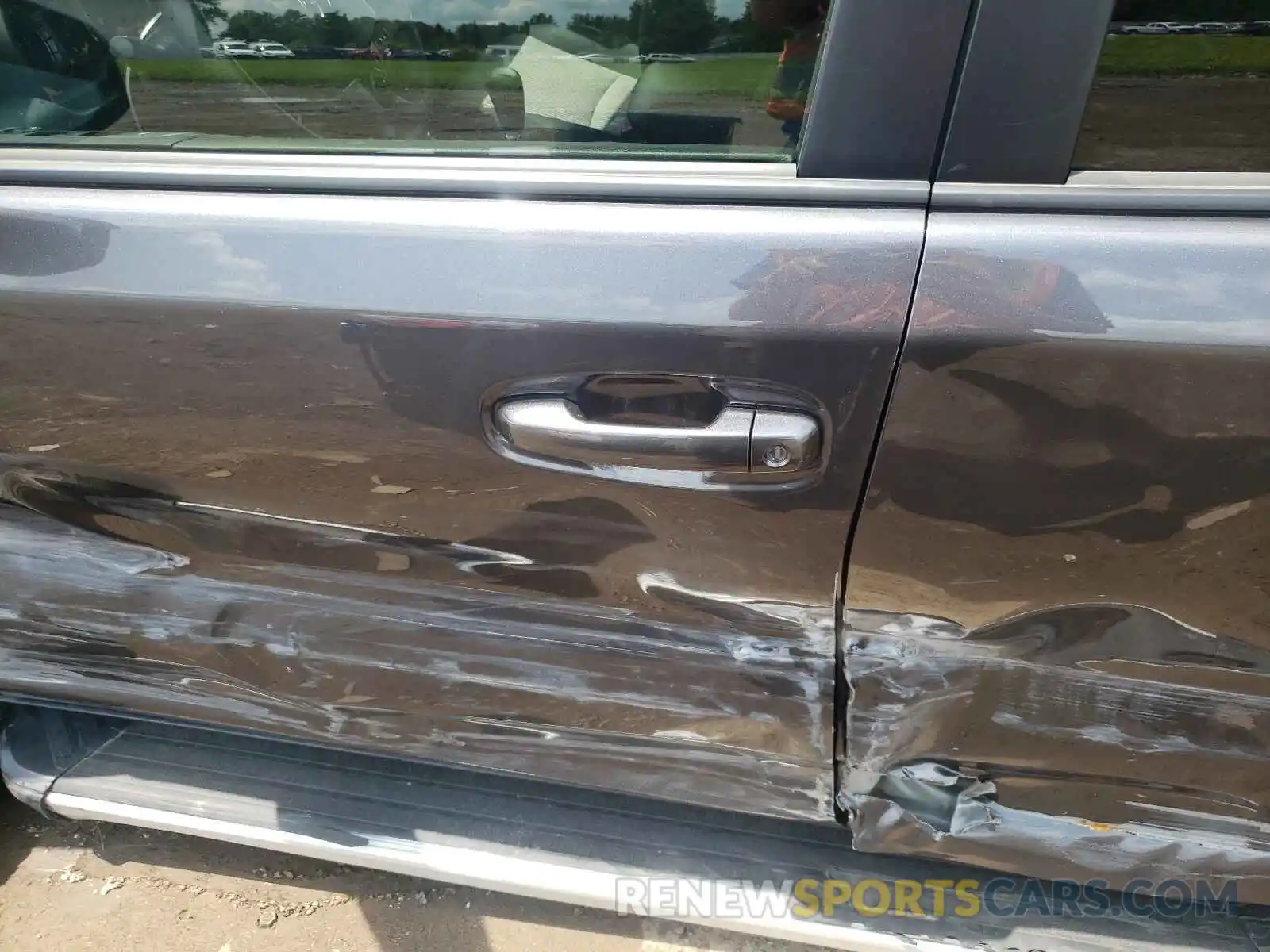 10 Photograph of a damaged car JTEBU5JR5K5712822 TOYOTA 4RUNNER 2019