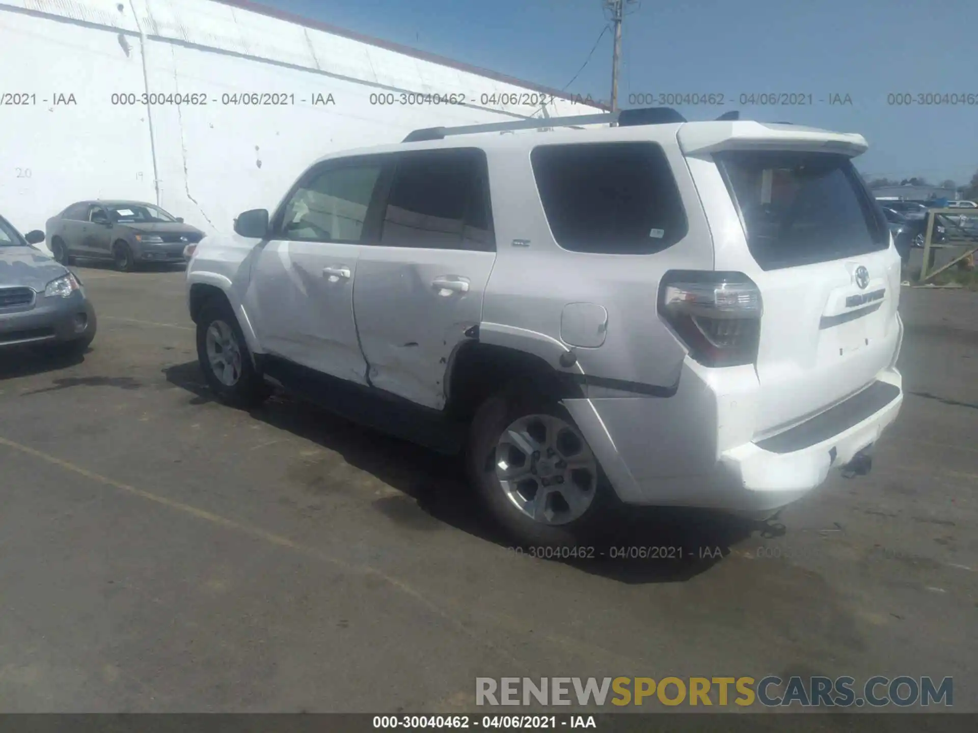 3 Photograph of a damaged car JTEBU5JR5K5714179 TOYOTA 4RUNNER 2019