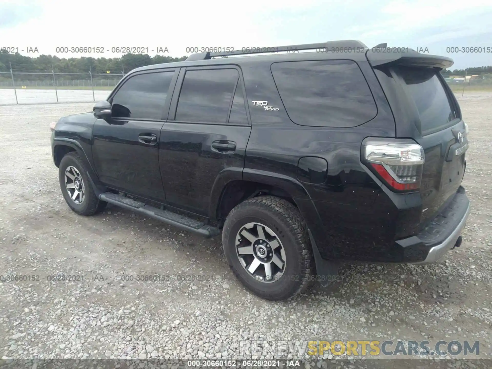 3 Фотография поврежденного автомобиля JTEBU5JR5K5715199 TOYOTA 4RUNNER 2019