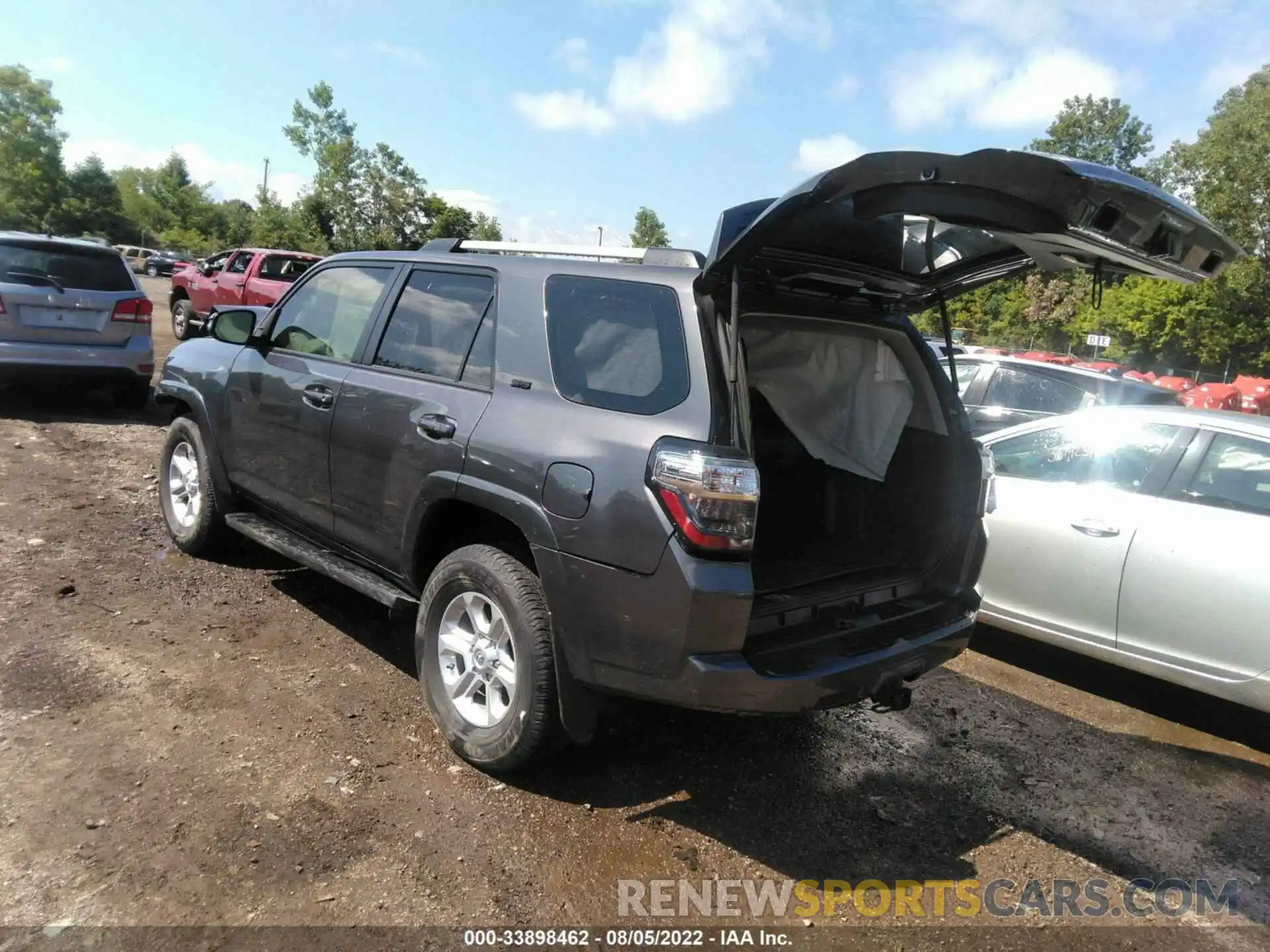 3 Photograph of a damaged car JTEBU5JR5K5718796 TOYOTA 4RUNNER 2019