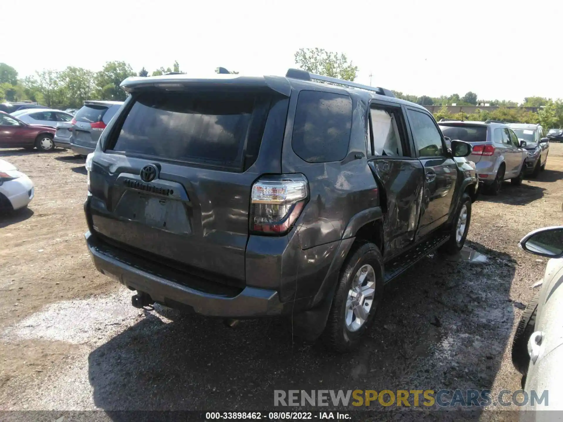 4 Photograph of a damaged car JTEBU5JR5K5718796 TOYOTA 4RUNNER 2019