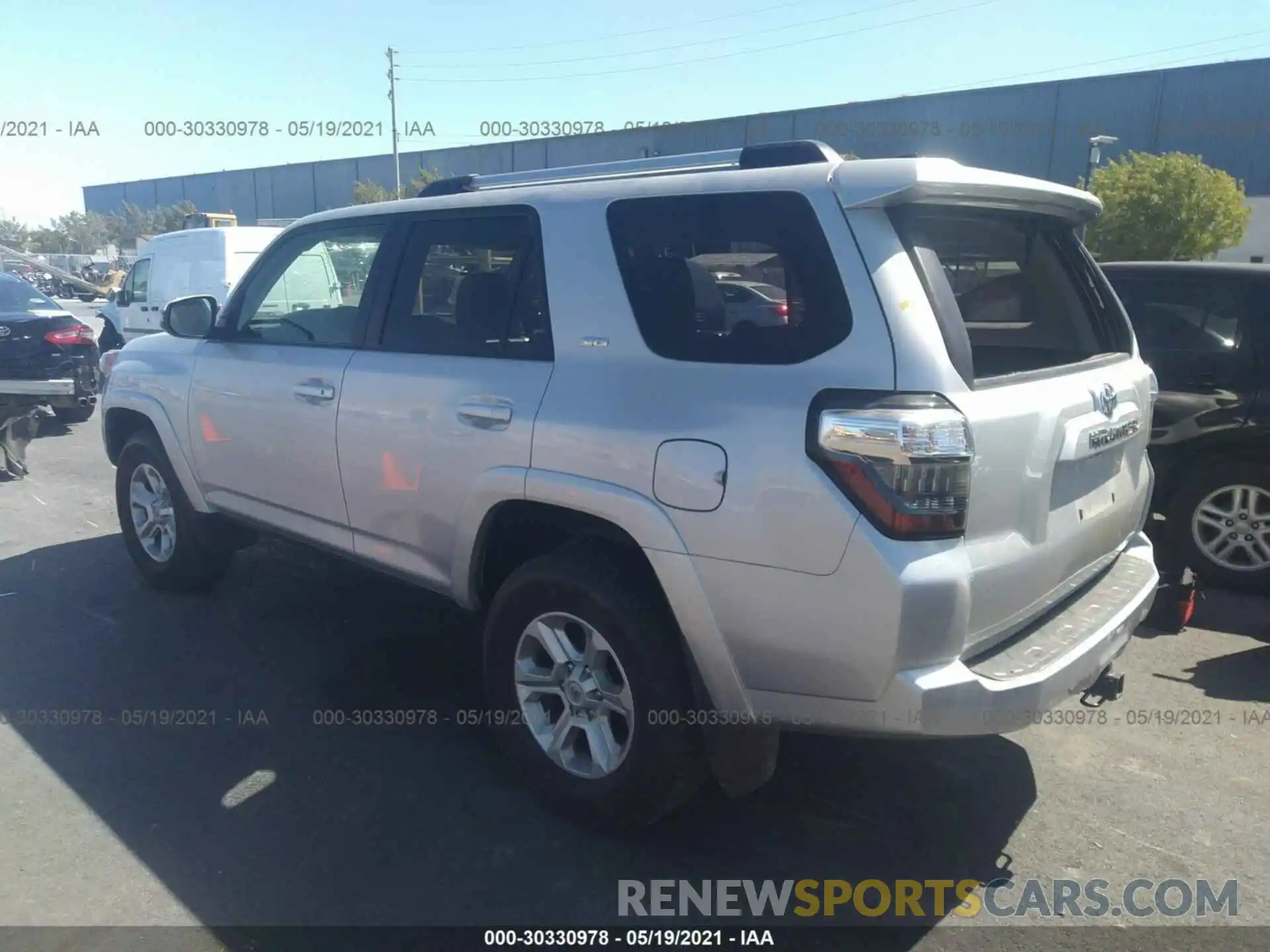 3 Фотография поврежденного автомобиля JTEBU5JR5K5721357 TOYOTA 4RUNNER 2019