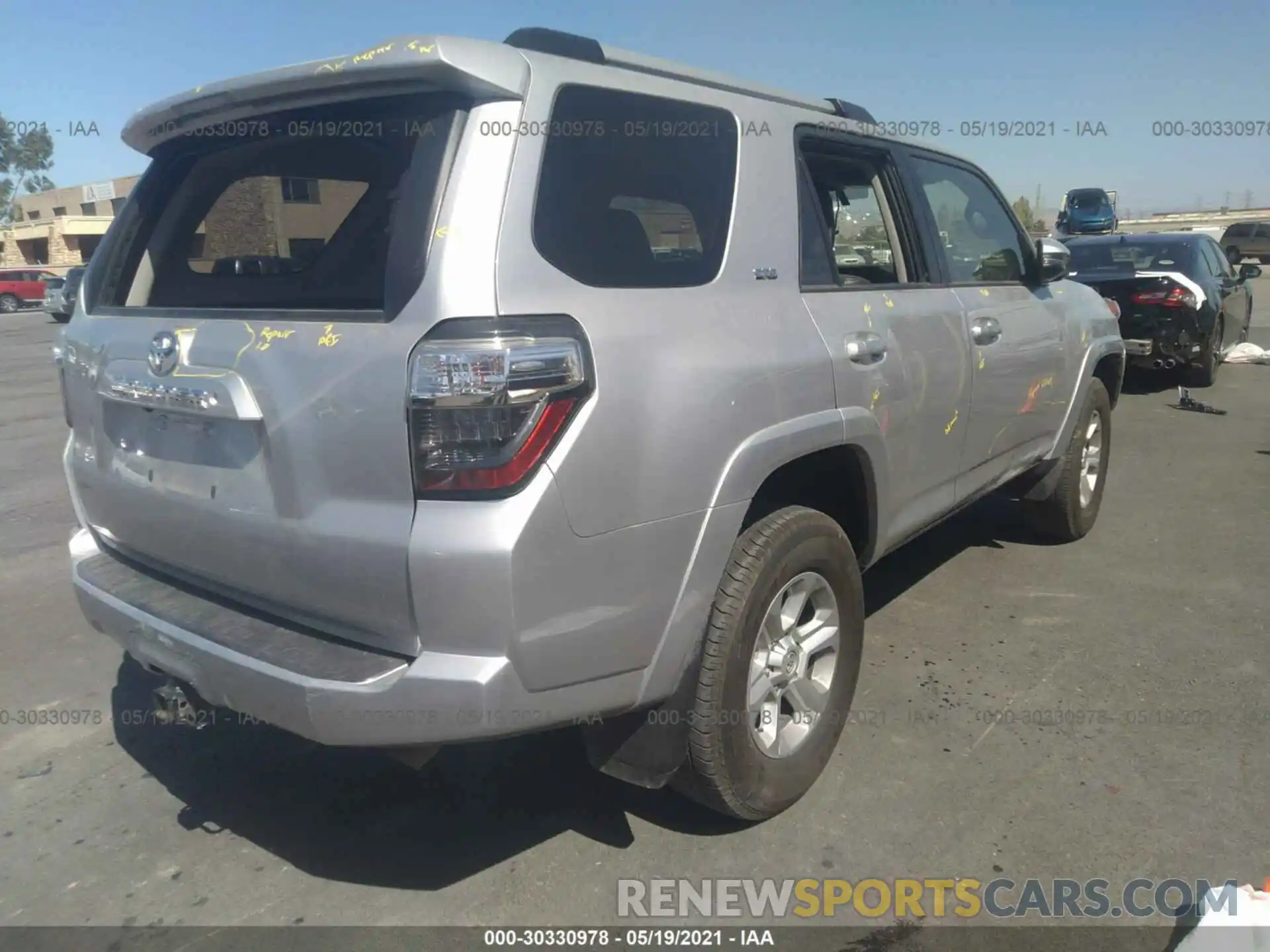 4 Фотография поврежденного автомобиля JTEBU5JR5K5721357 TOYOTA 4RUNNER 2019