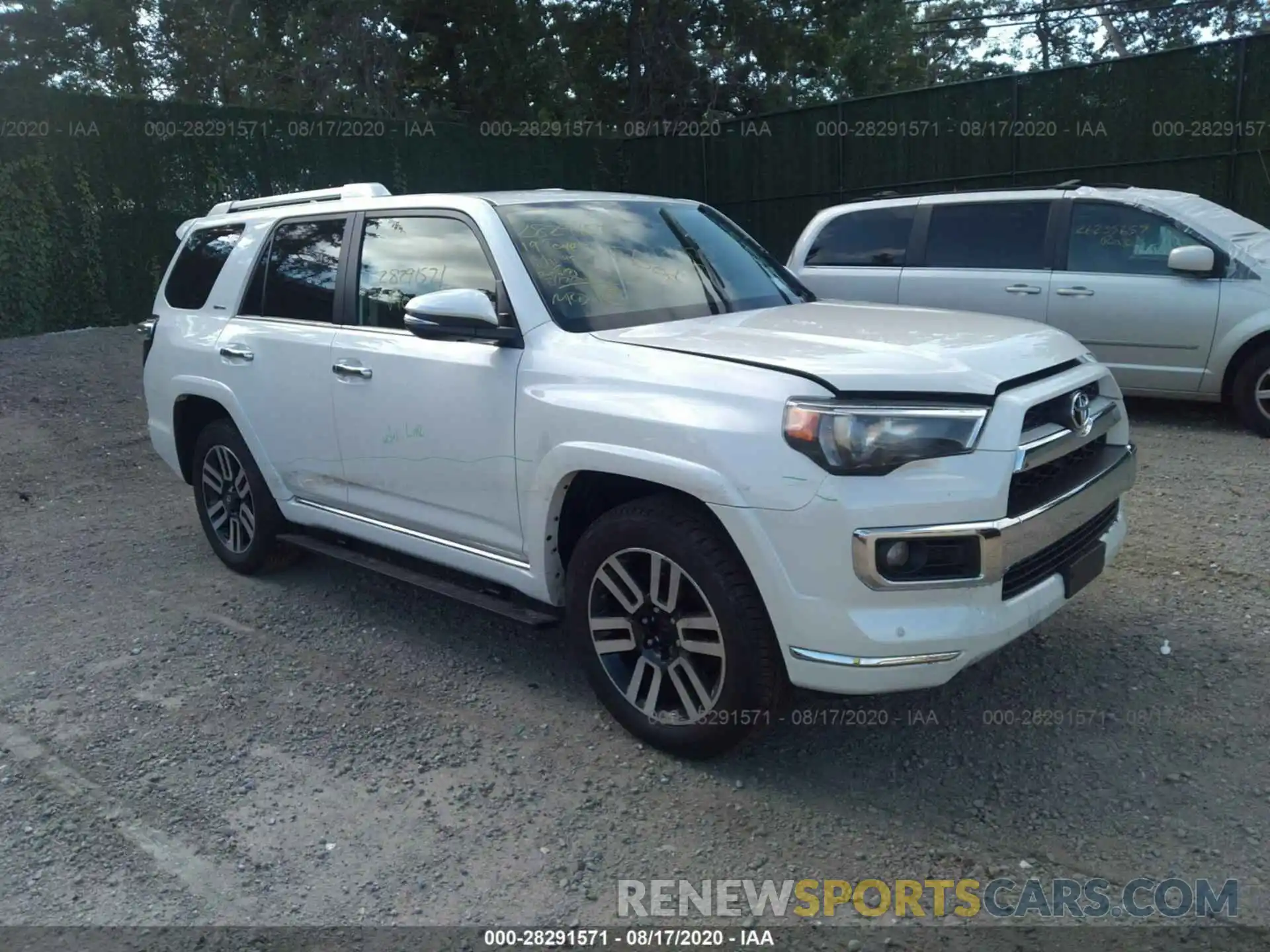 1 Фотография поврежденного автомобиля JTEBU5JR5K5722136 TOYOTA 4RUNNER 2019