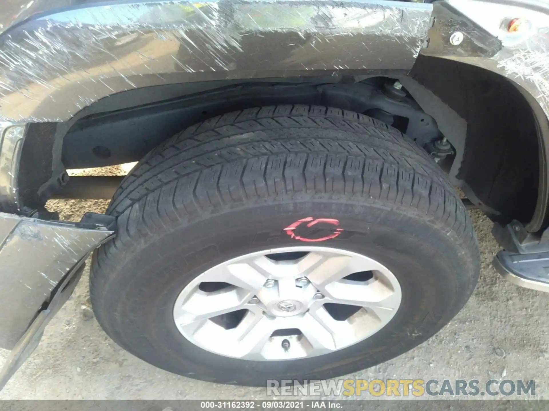 15 Photograph of a damaged car JTEBU5JR5K5725389 TOYOTA 4RUNNER 2019