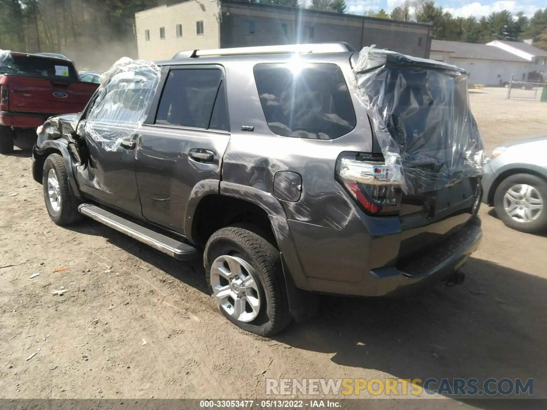 3 Фотография поврежденного автомобиля JTEBU5JR5K5727126 TOYOTA 4RUNNER 2019