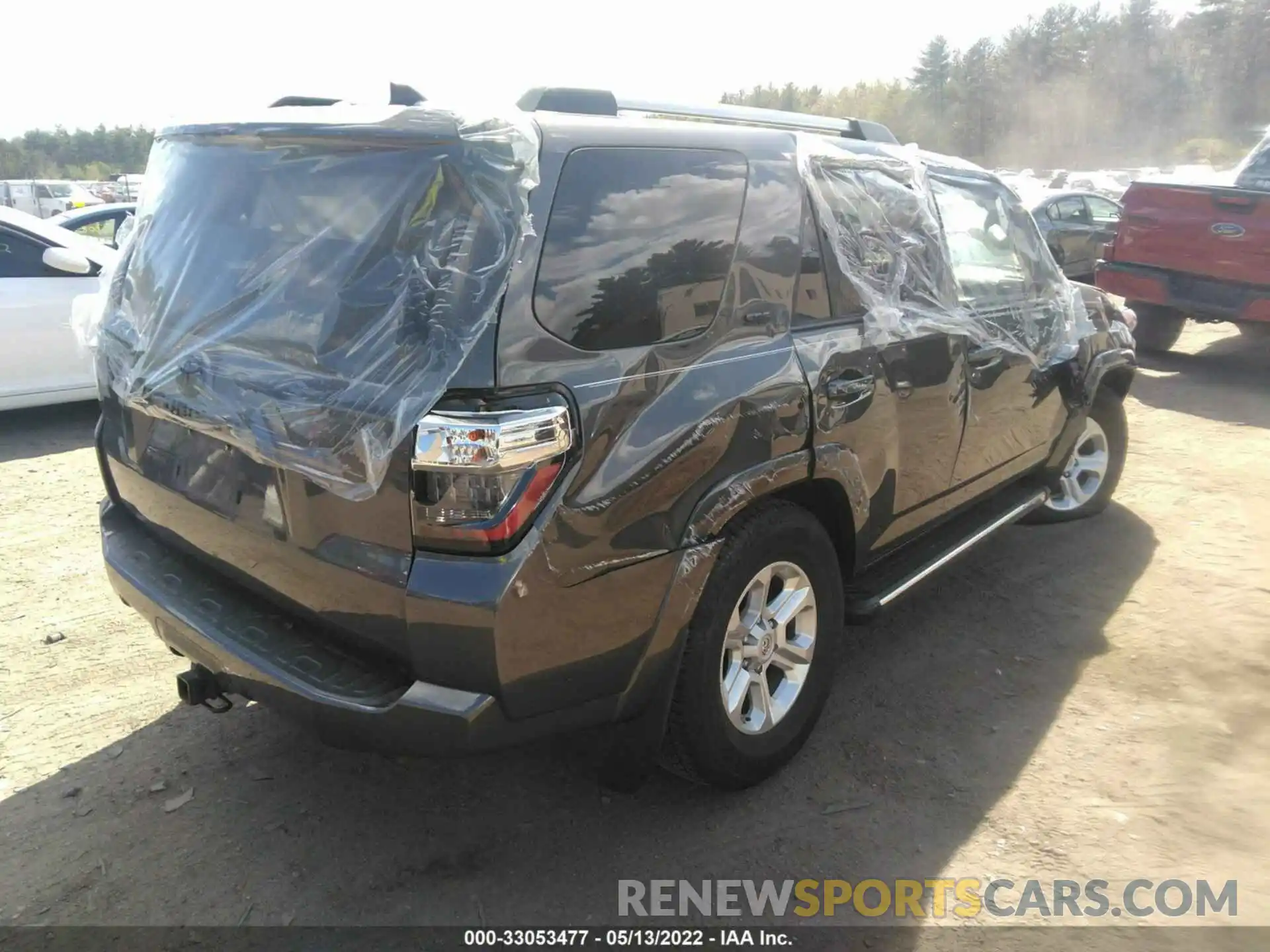 4 Photograph of a damaged car JTEBU5JR5K5727126 TOYOTA 4RUNNER 2019