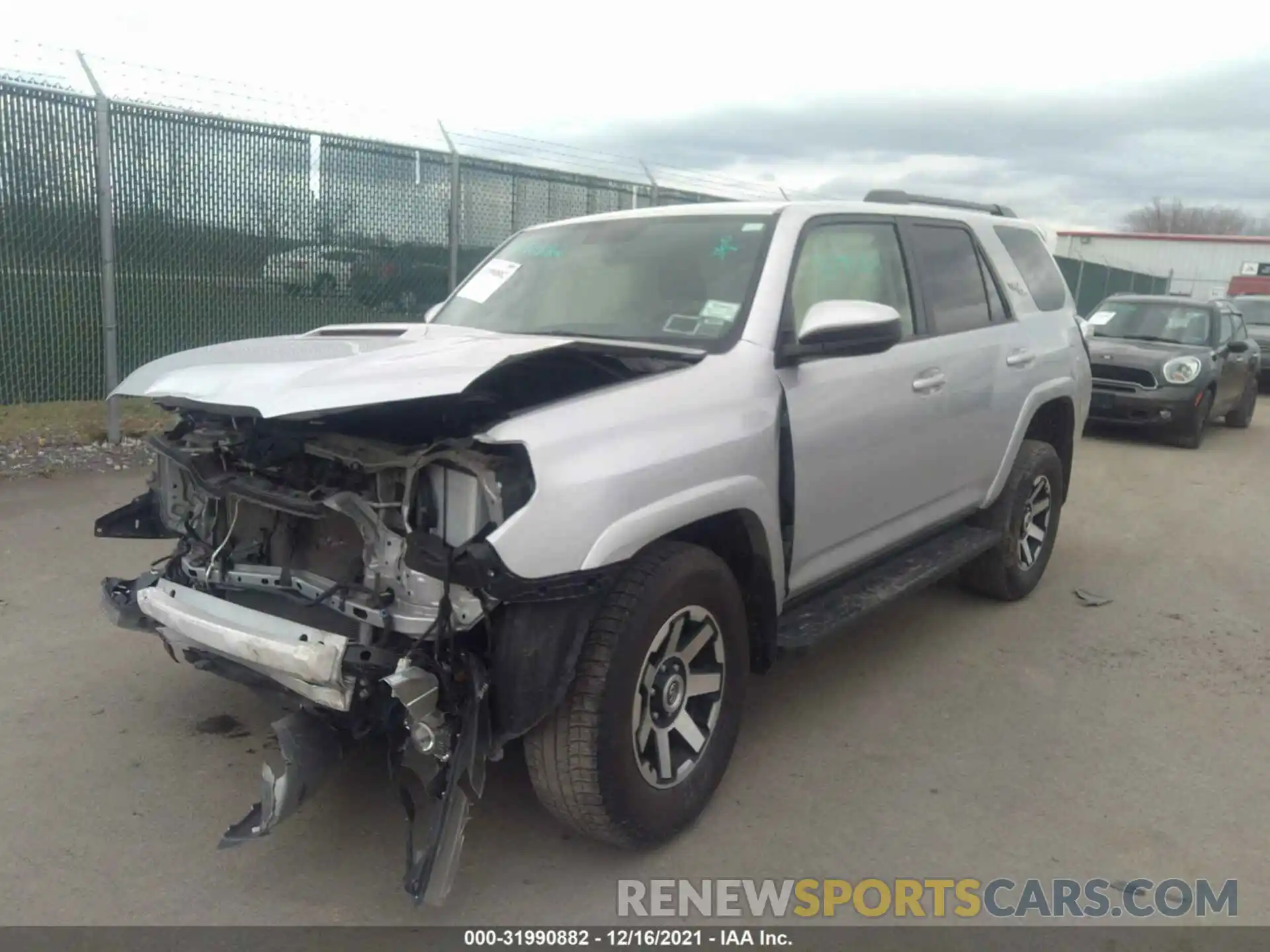 2 Photograph of a damaged car JTEBU5JR5K5733329 TOYOTA 4RUNNER 2019