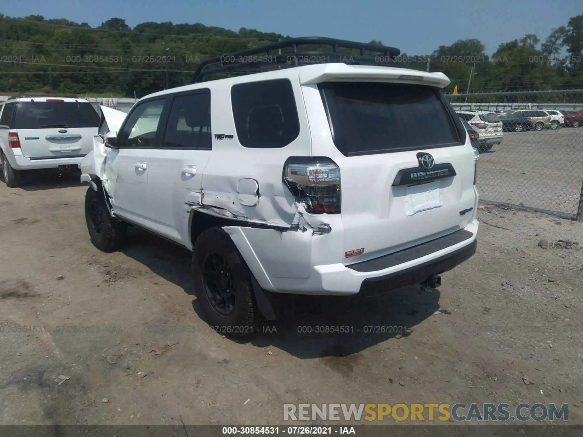 3 Фотография поврежденного автомобиля JTEBU5JR5K5736134 TOYOTA 4RUNNER 2019