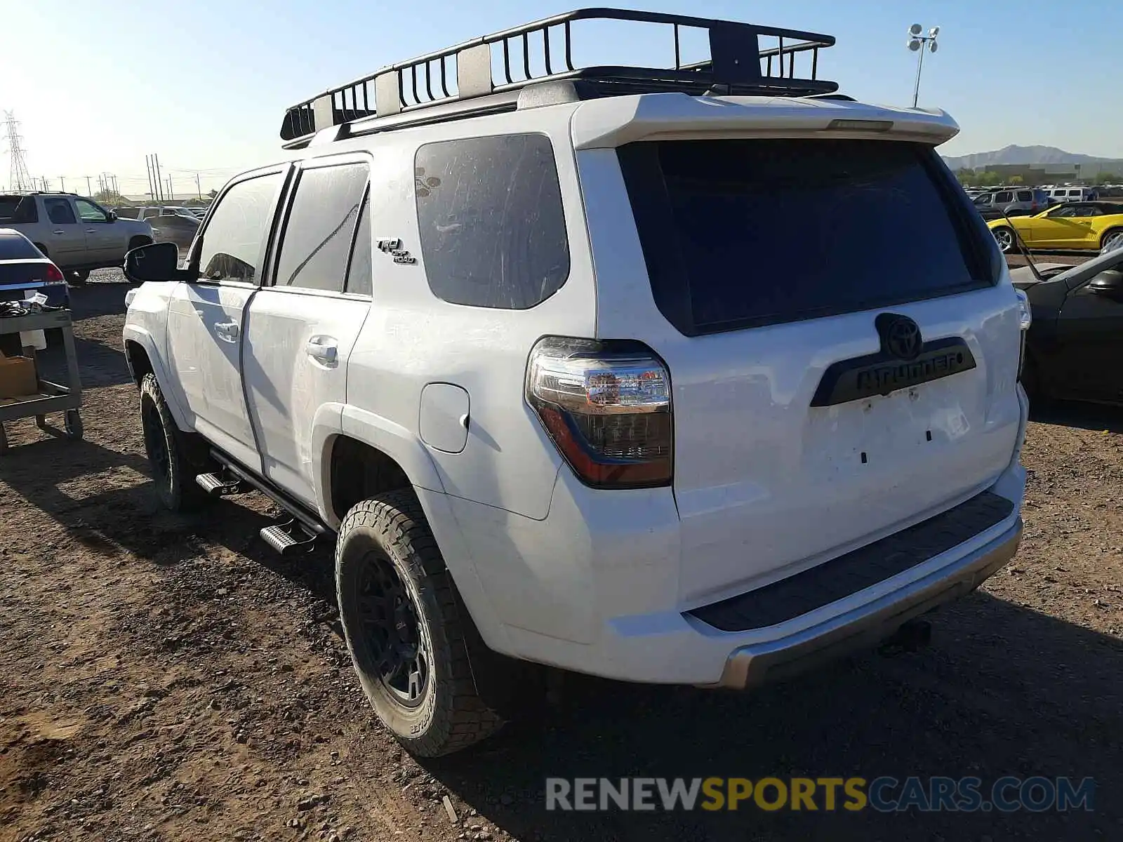 3 Фотография поврежденного автомобиля JTEBU5JR5K5737056 TOYOTA 4RUNNER 2019