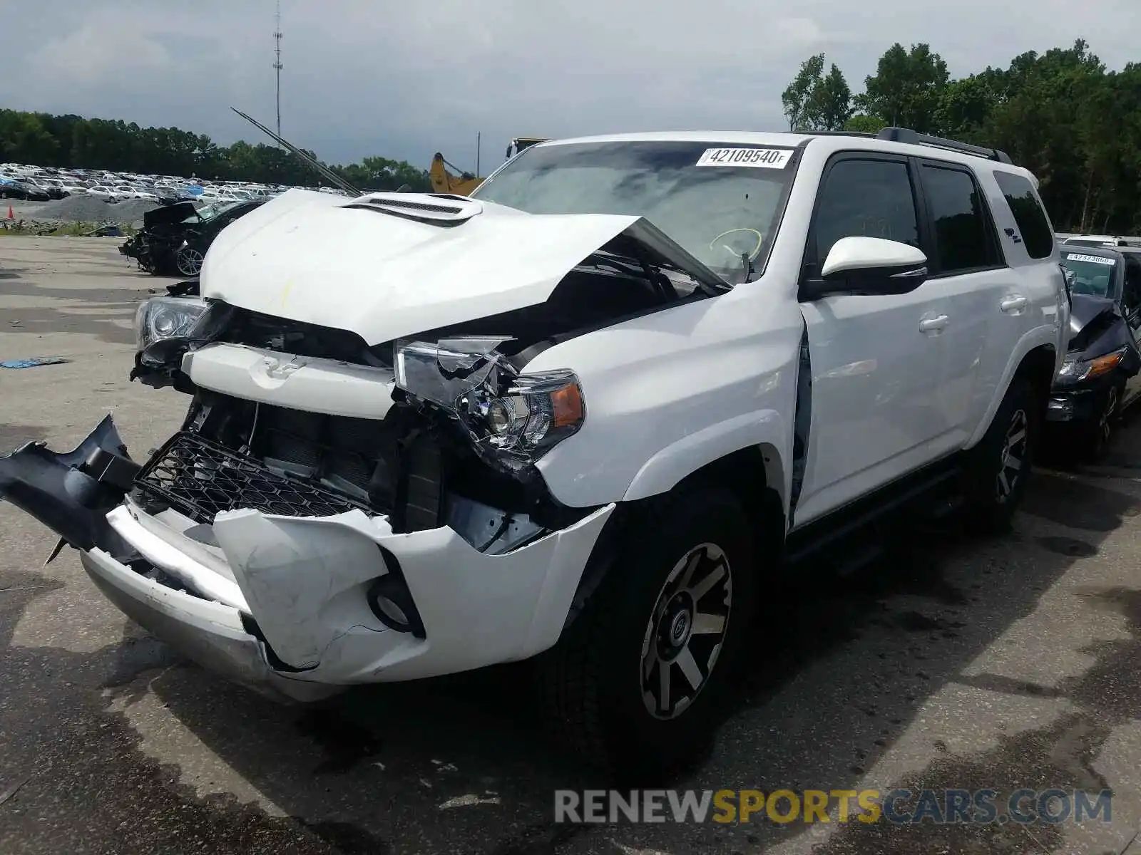 2 Photograph of a damaged car JTEBU5JR5K5737073 TOYOTA 4RUNNER 2019