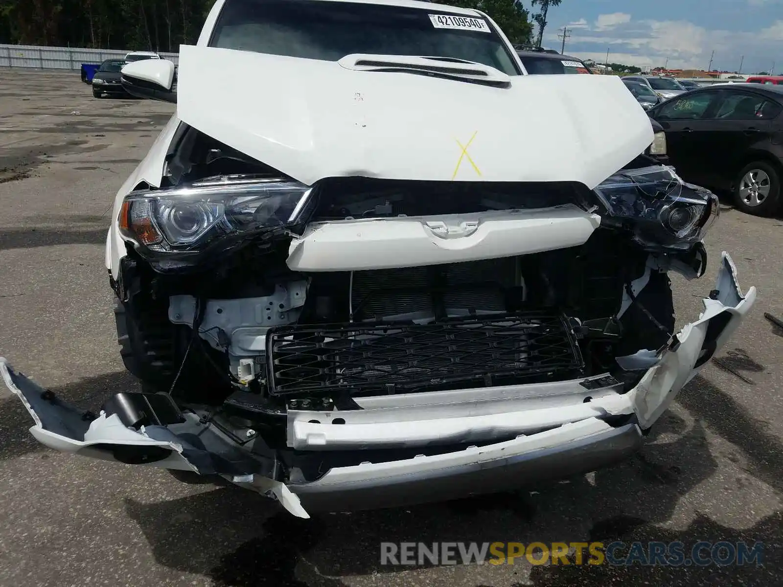 9 Photograph of a damaged car JTEBU5JR5K5737073 TOYOTA 4RUNNER 2019