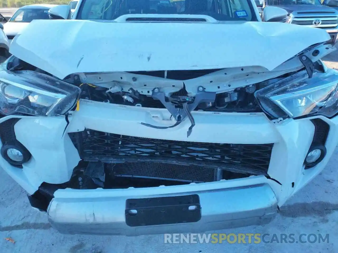 9 Photograph of a damaged car JTEBU5JR5K5737302 TOYOTA 4RUNNER 2019