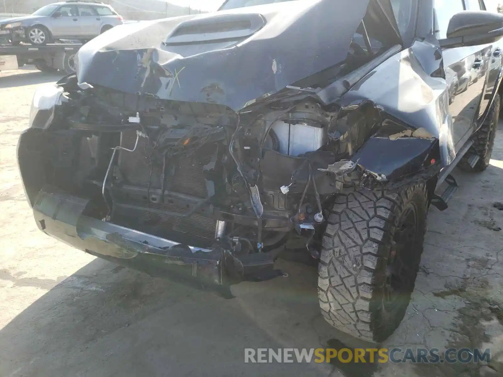 9 Photograph of a damaged car JTEBU5JR6K5611577 TOYOTA 4RUNNER 2019