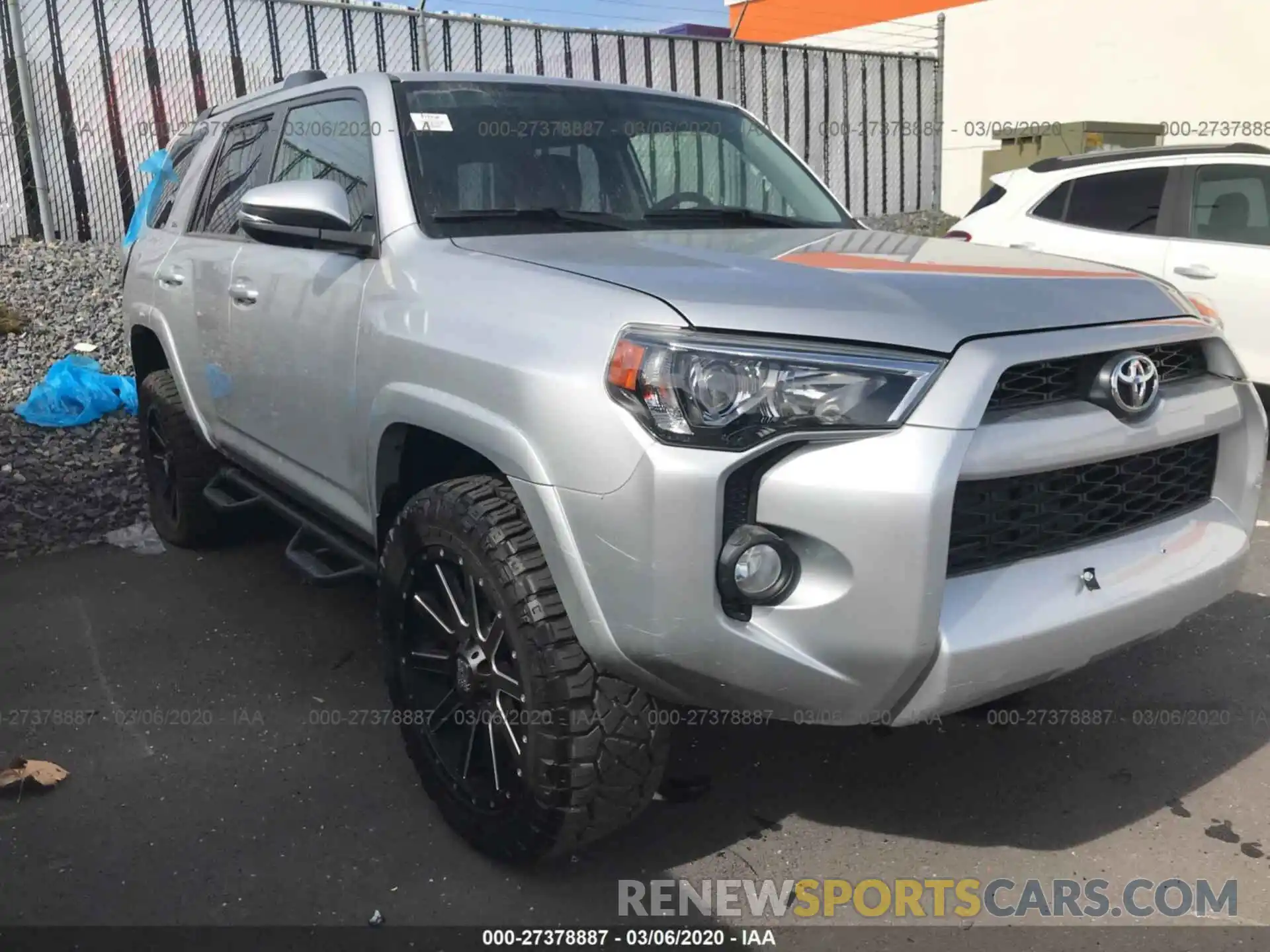 1 Photograph of a damaged car JTEBU5JR6K5611840 TOYOTA 4RUNNER 2019