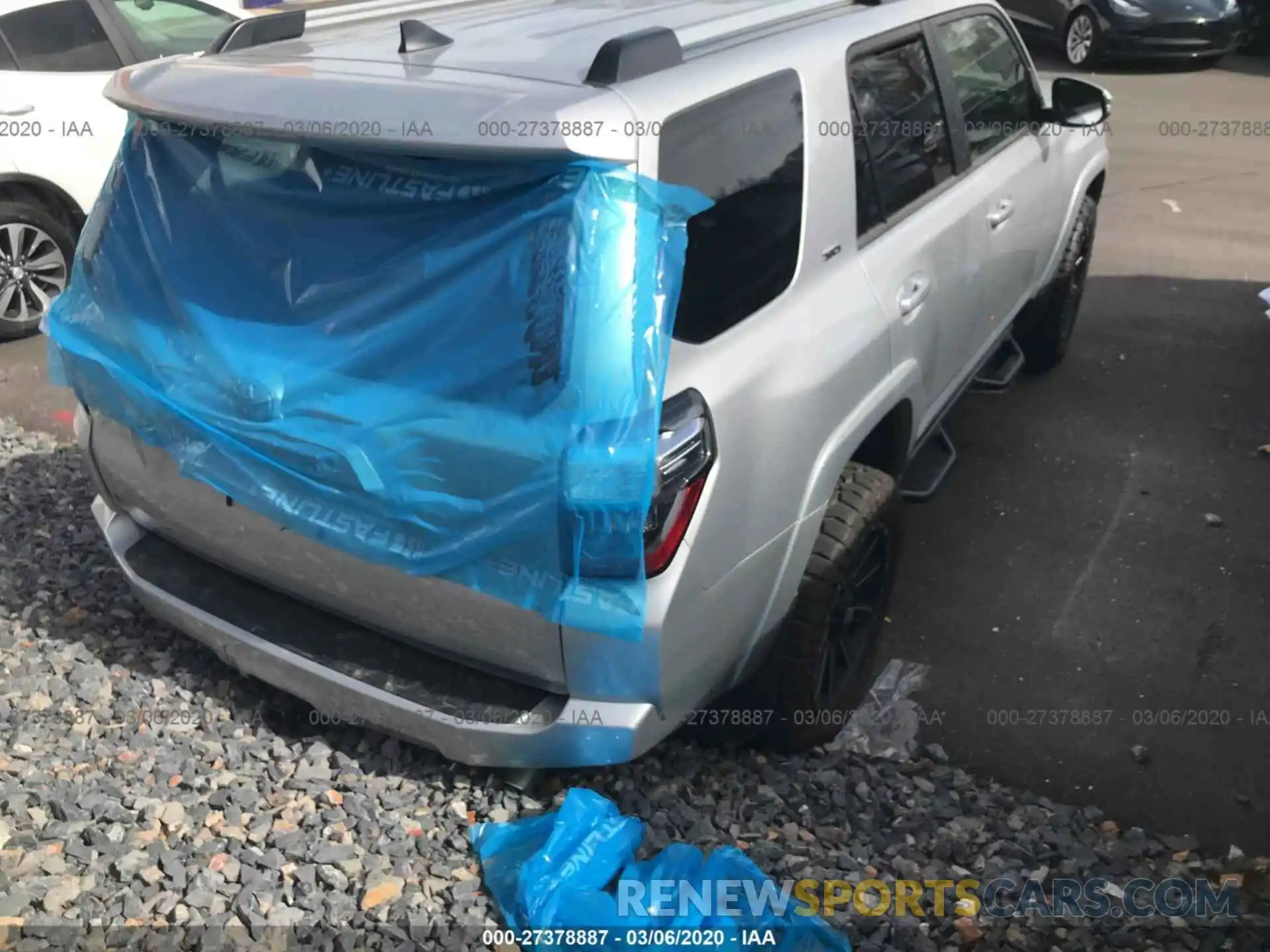 4 Photograph of a damaged car JTEBU5JR6K5611840 TOYOTA 4RUNNER 2019