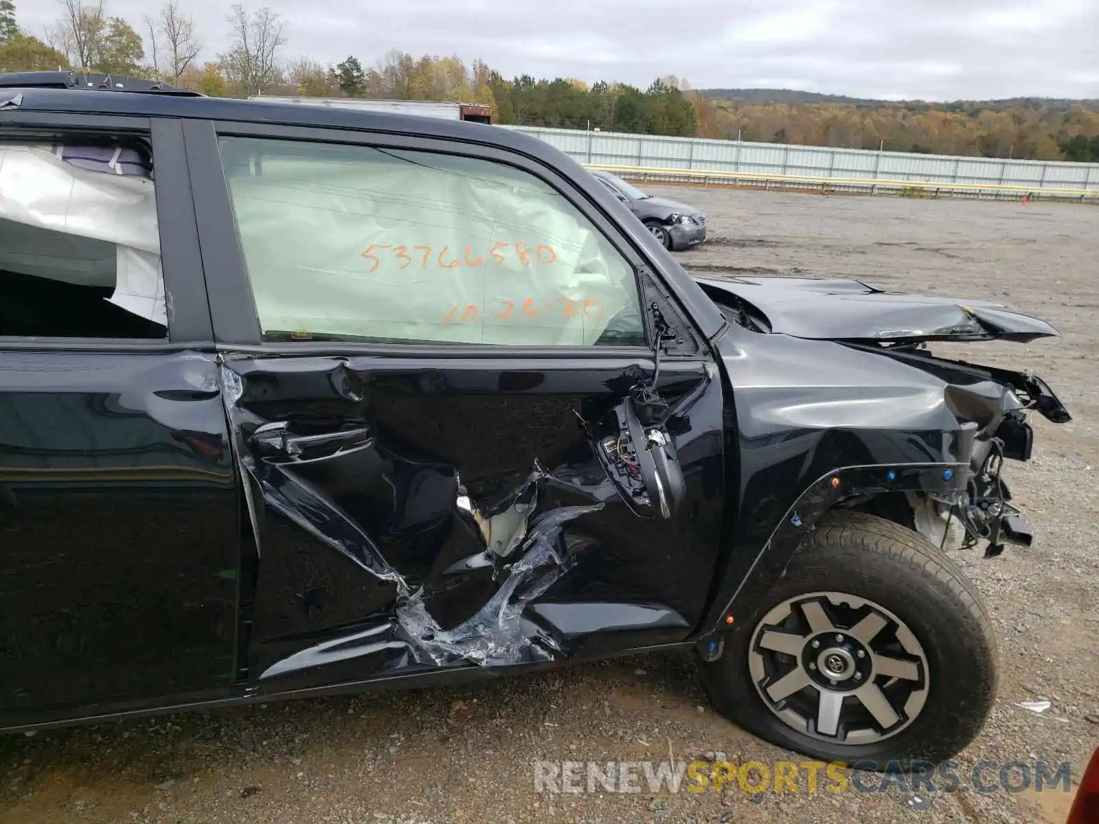 9 Photograph of a damaged car JTEBU5JR6K5612017 TOYOTA 4RUNNER 2019