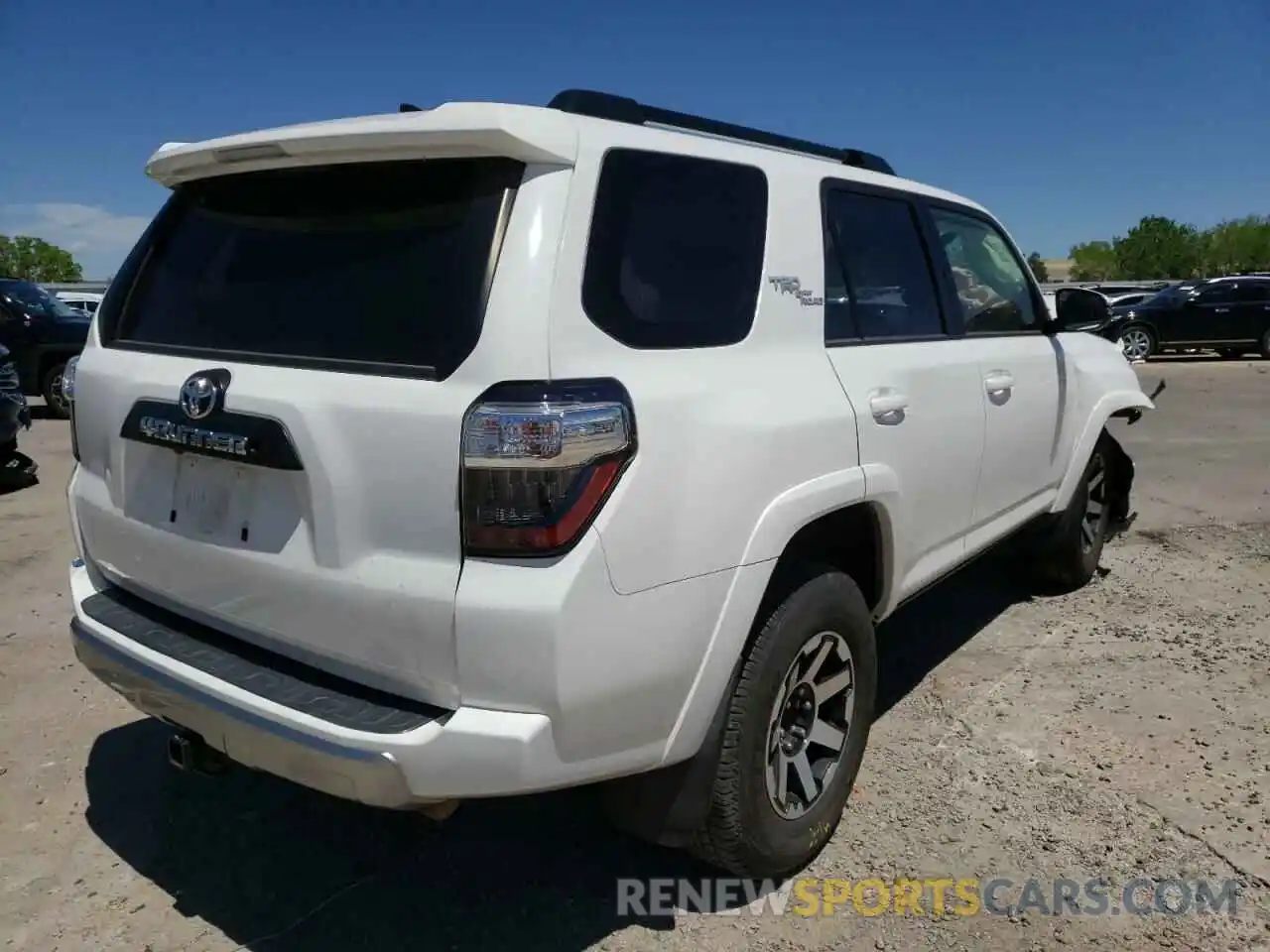 4 Фотография поврежденного автомобиля JTEBU5JR6K5612437 TOYOTA 4RUNNER 2019