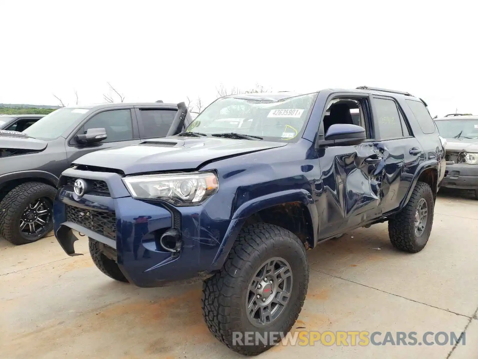 2 Photograph of a damaged car JTEBU5JR6K5612969 TOYOTA 4RUNNER 2019