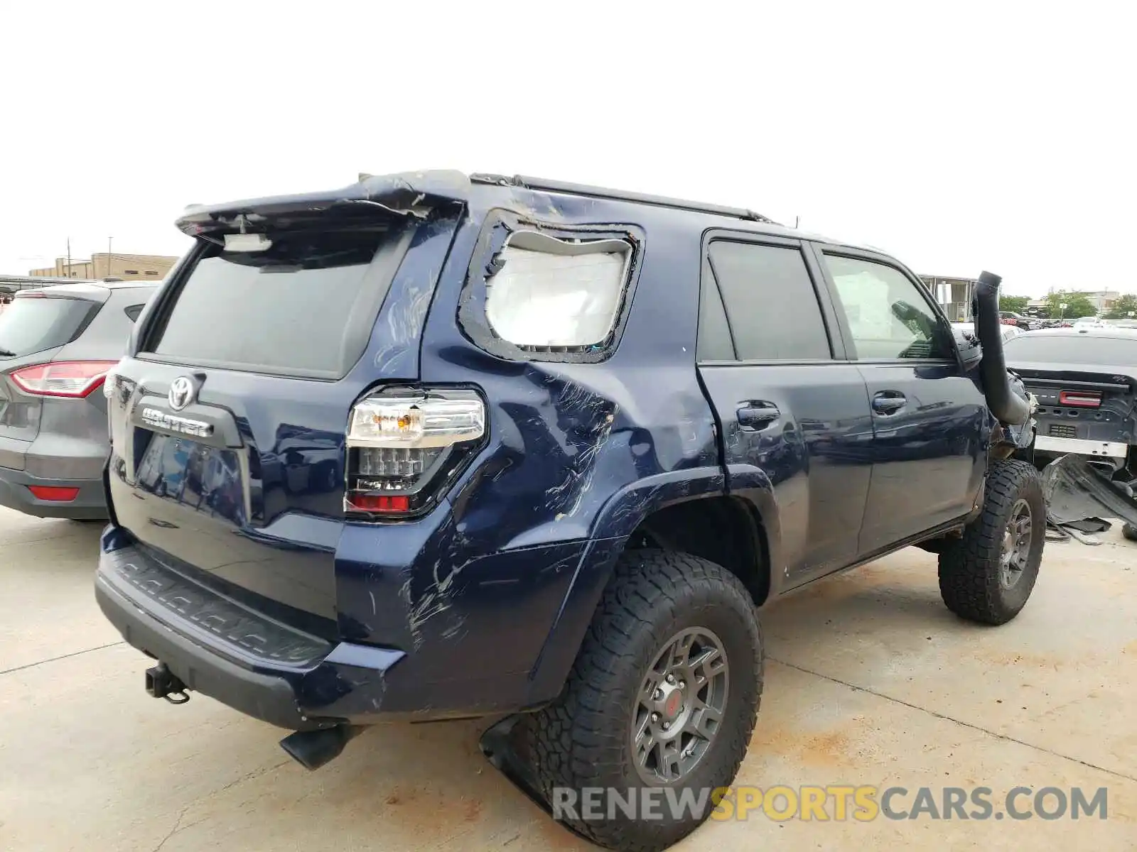 4 Photograph of a damaged car JTEBU5JR6K5612969 TOYOTA 4RUNNER 2019