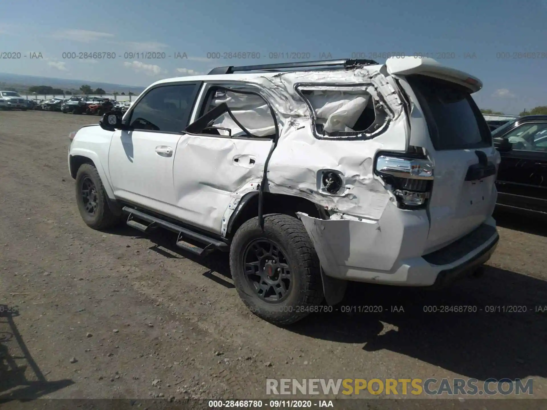 3 Фотография поврежденного автомобиля JTEBU5JR6K5613944 TOYOTA 4RUNNER 2019