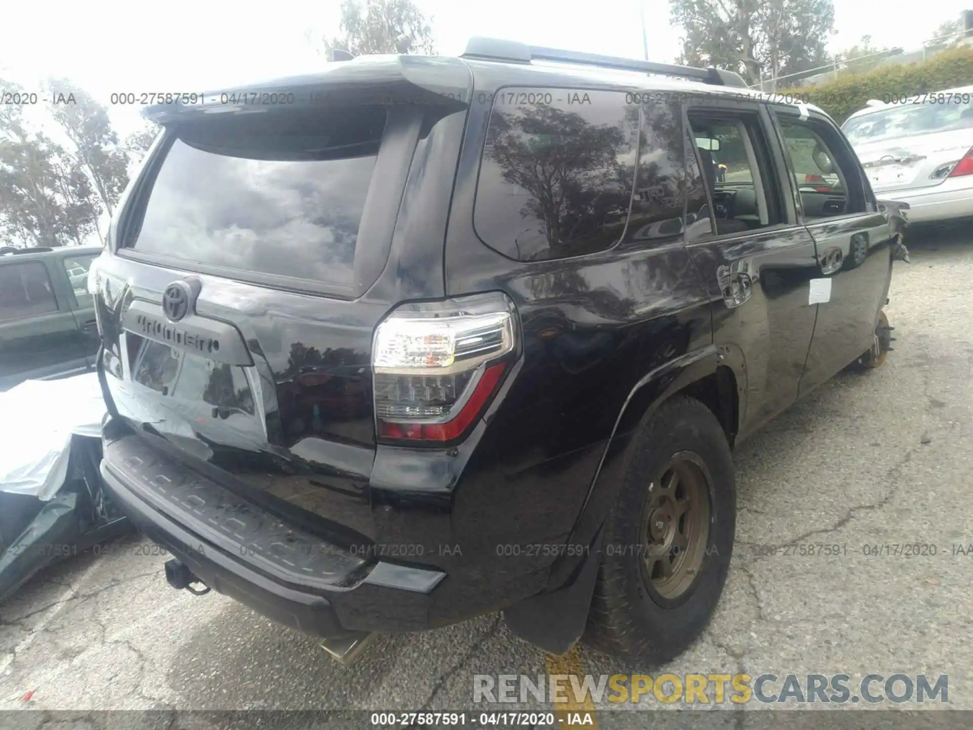 4 Фотография поврежденного автомобиля JTEBU5JR6K5615838 TOYOTA 4RUNNER 2019