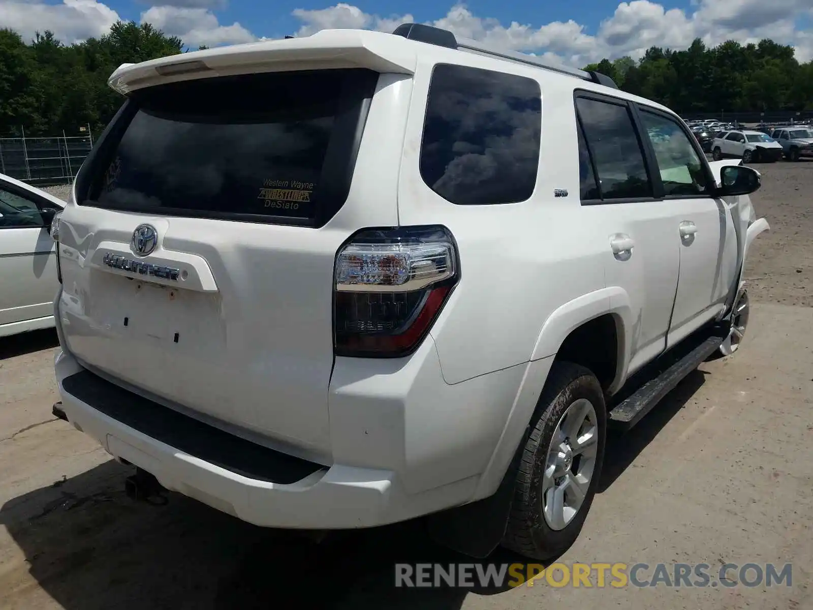 4 Фотография поврежденного автомобиля JTEBU5JR6K5618349 TOYOTA 4RUNNER 2019