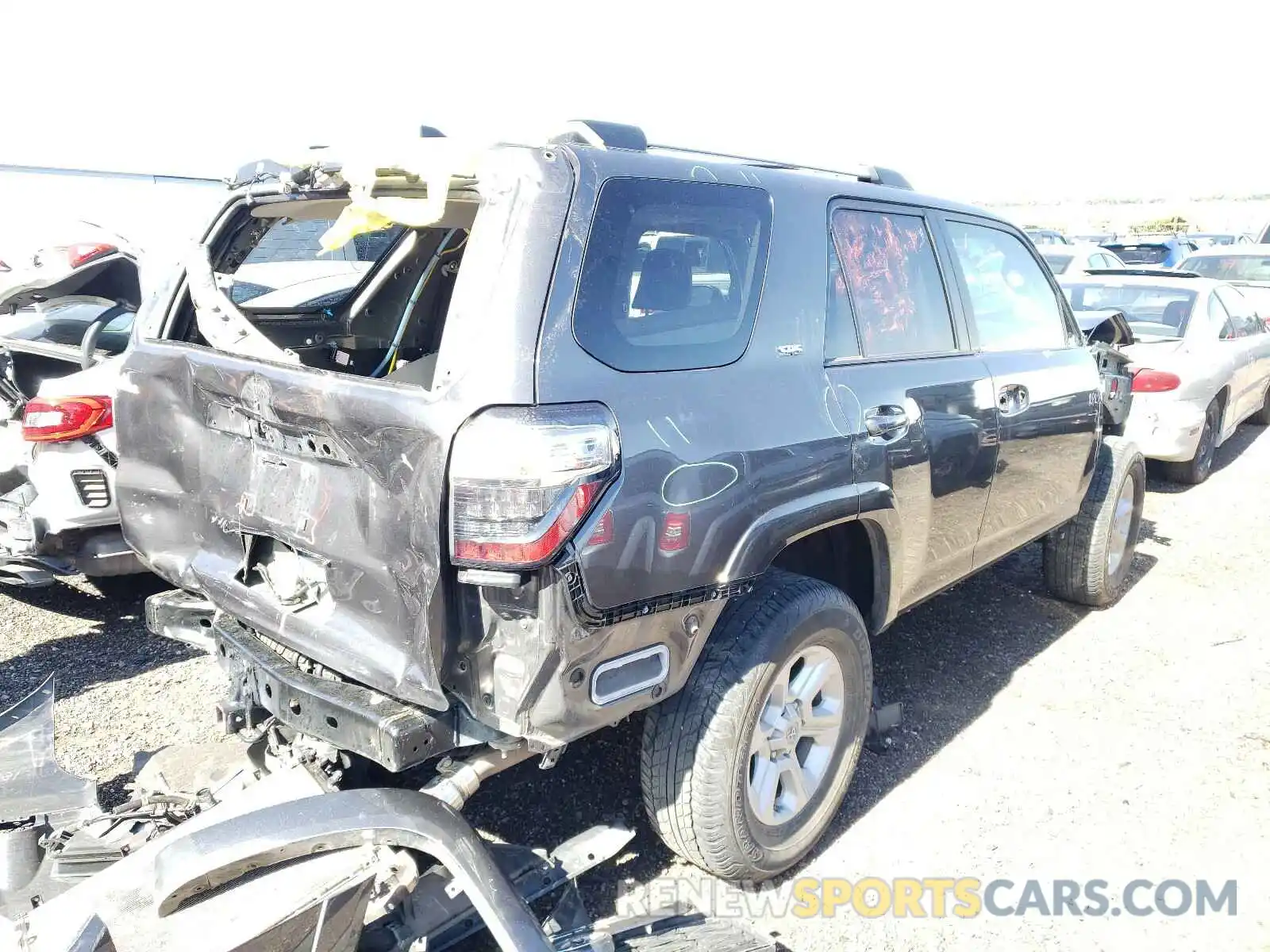 4 Photograph of a damaged car JTEBU5JR6K5622532 TOYOTA 4RUNNER 2019