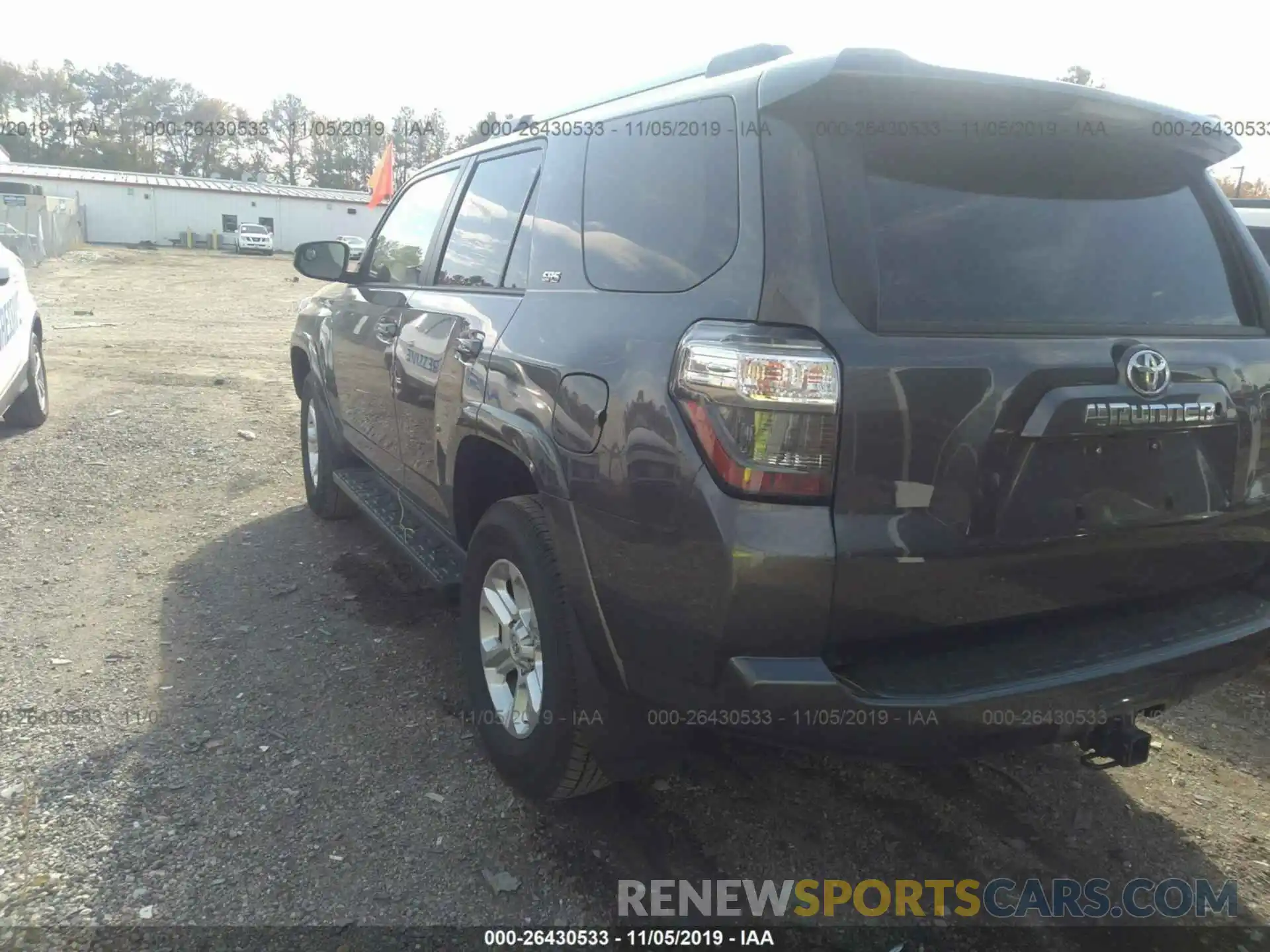 3 Фотография поврежденного автомобиля JTEBU5JR6K5623468 TOYOTA 4RUNNER 2019